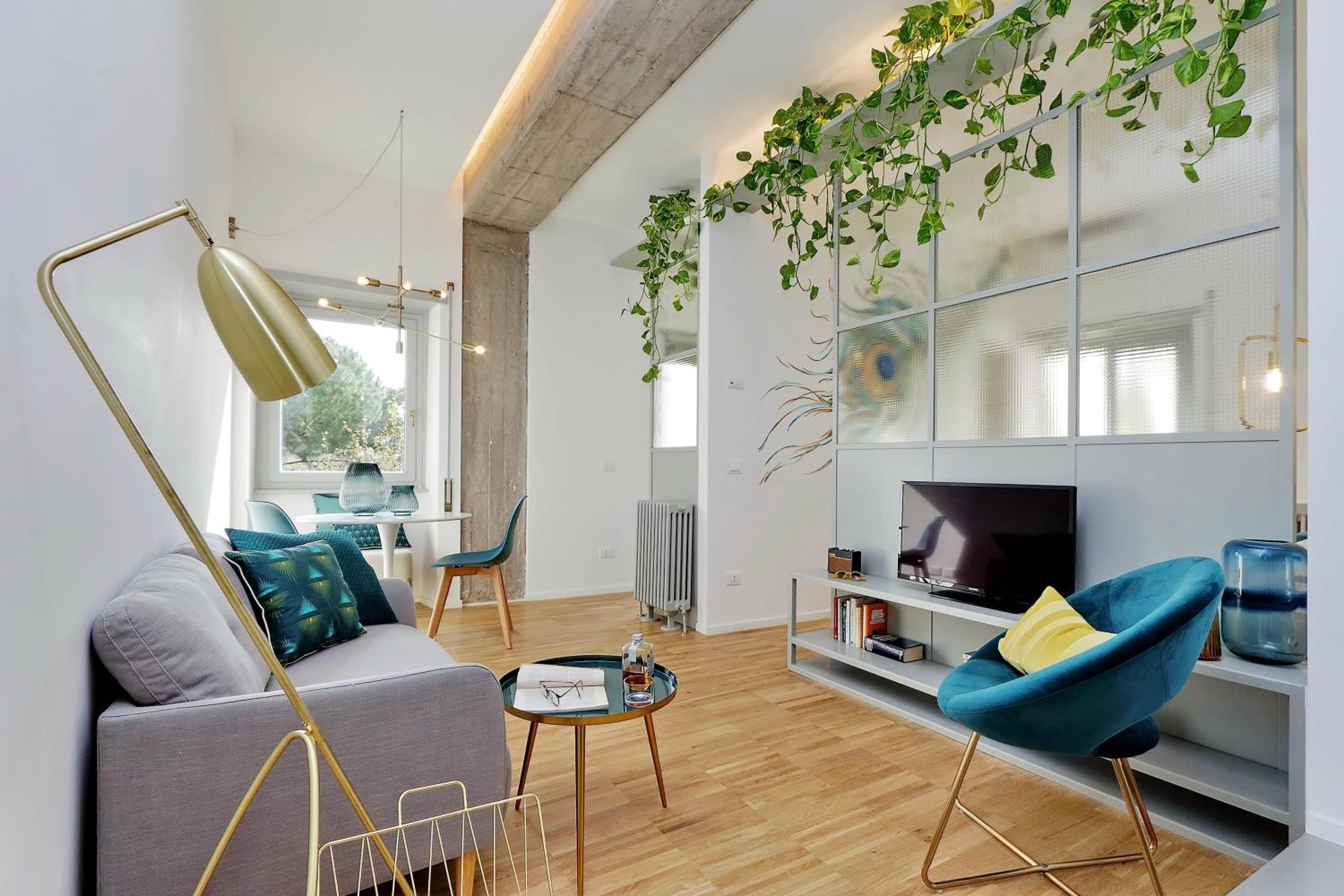 One-Bedroom Apartment photo 1