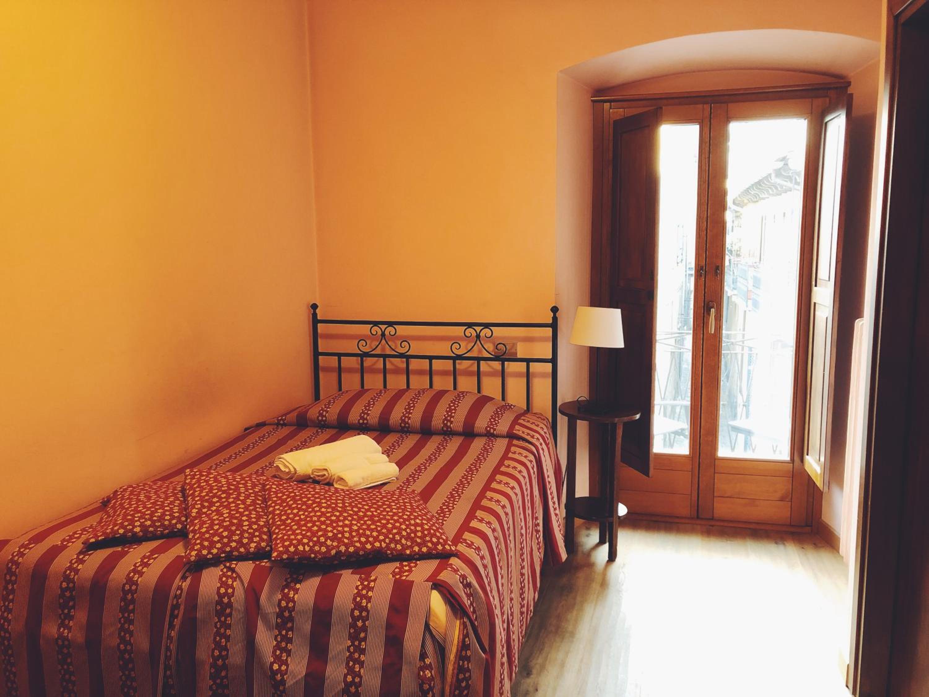 Standard Single Room with Mountain View
