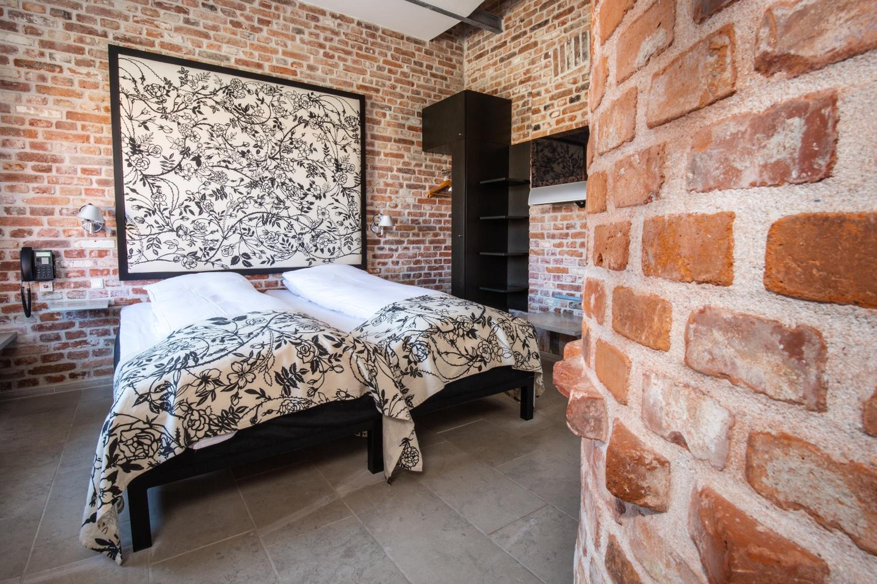 Double Room - Photo 2