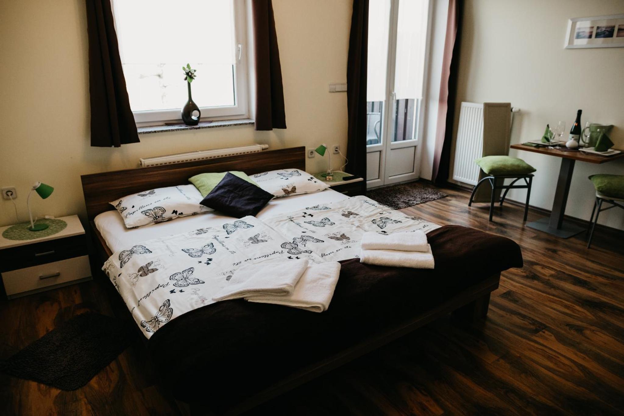 Studio with Balcony - Photo 19