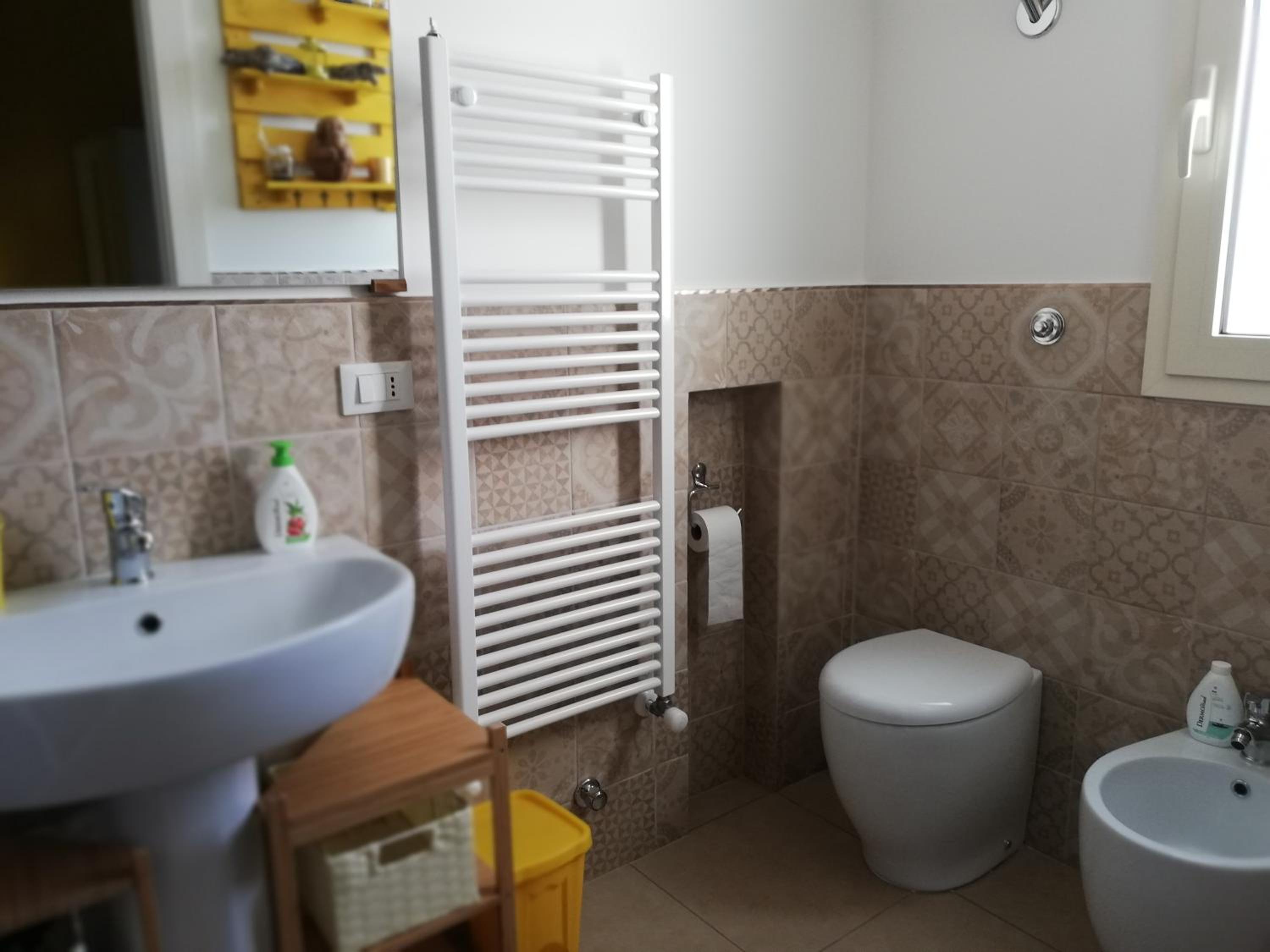 Quadruple Room with Bathroom - Photo 6