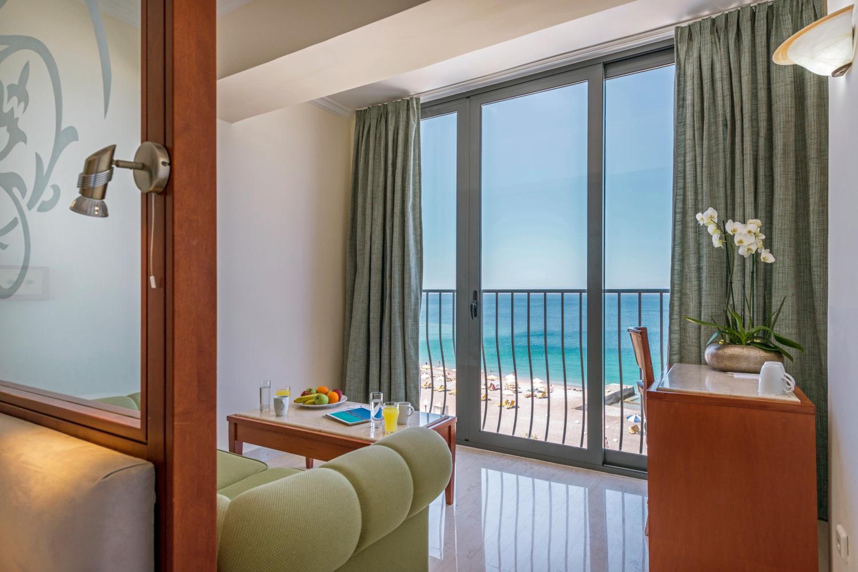 Twin Room with Sea View - Photo 2