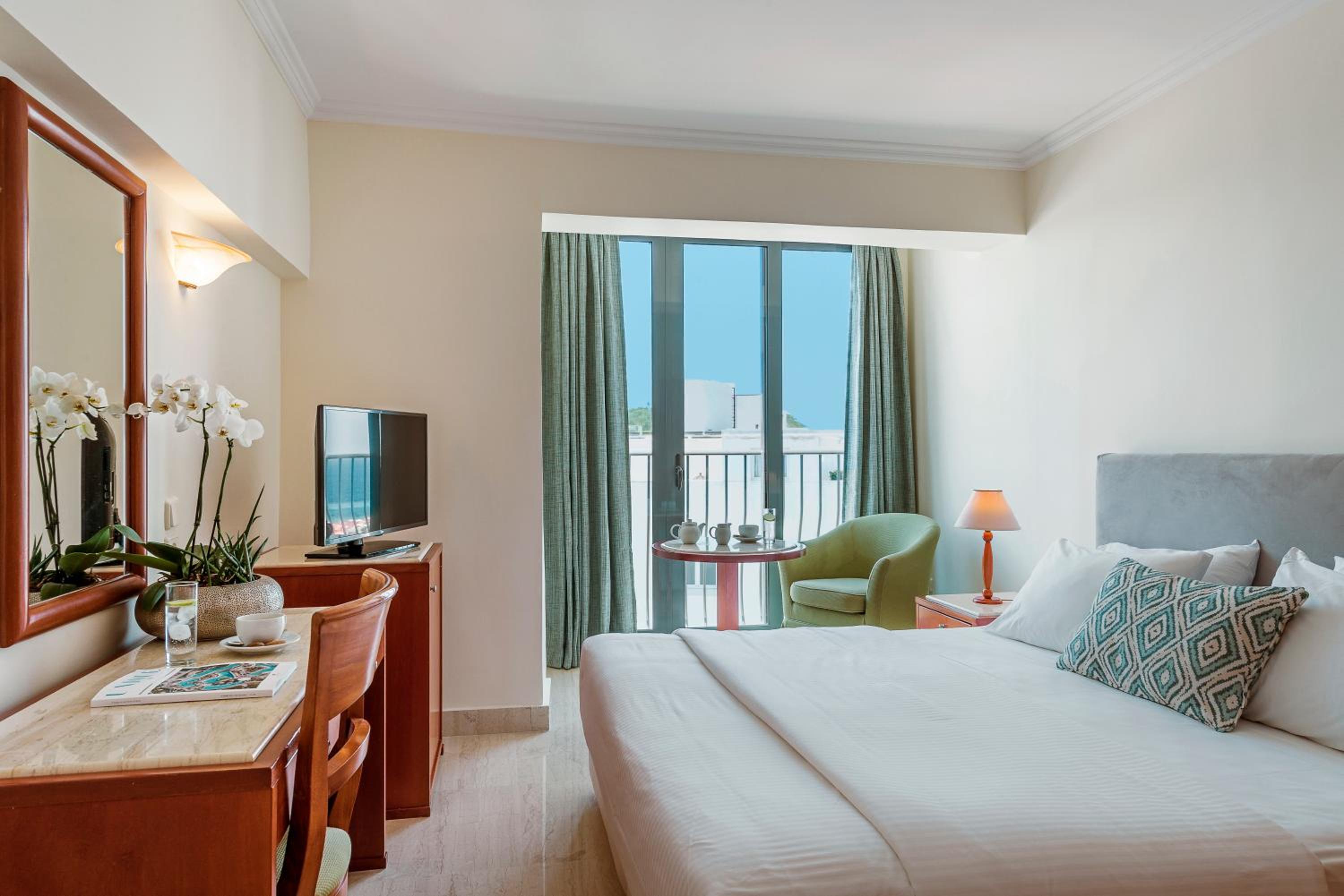 Single Room with Side Sea View photo 1