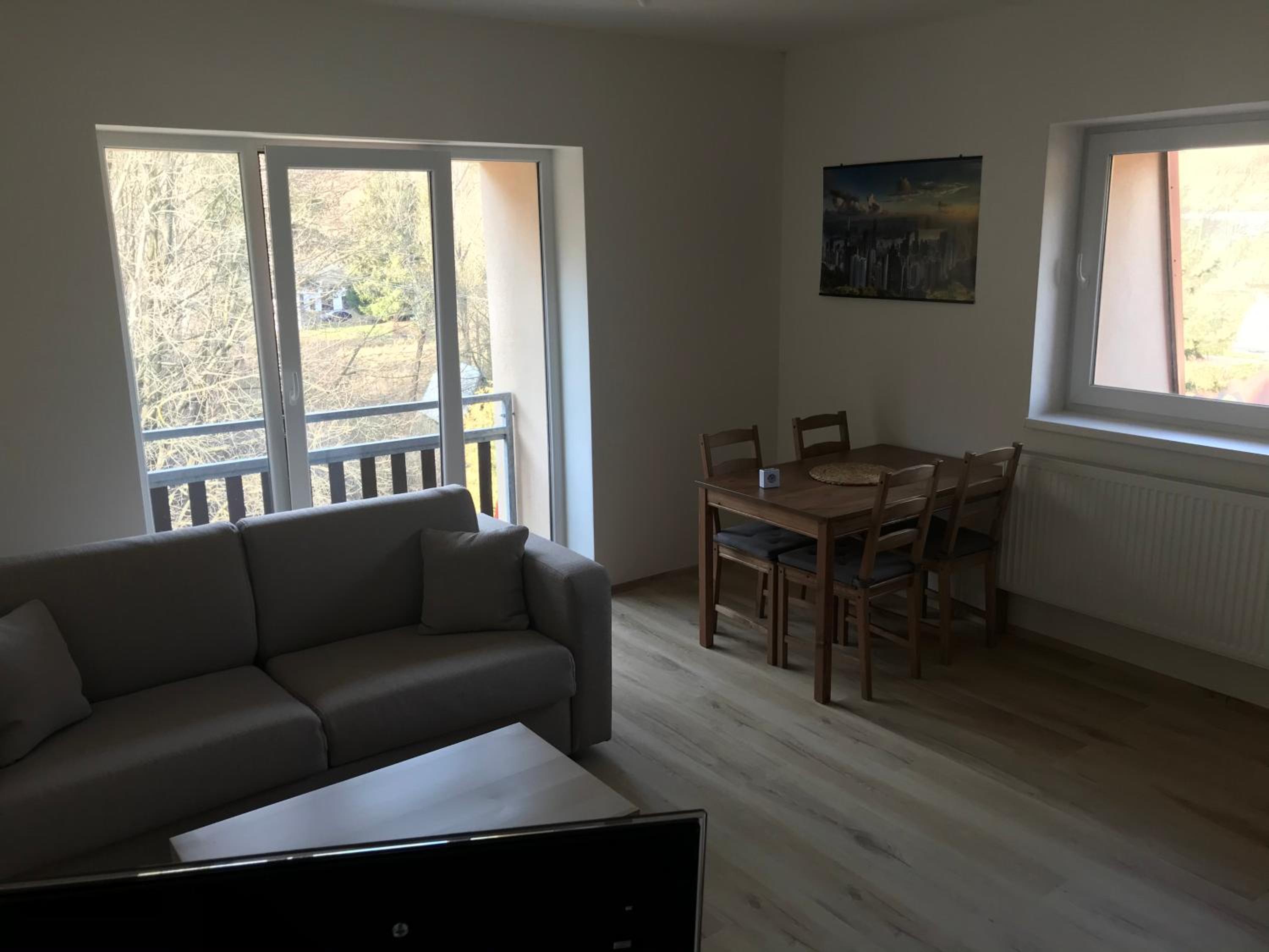 One-Bedroom Apartment photo 1