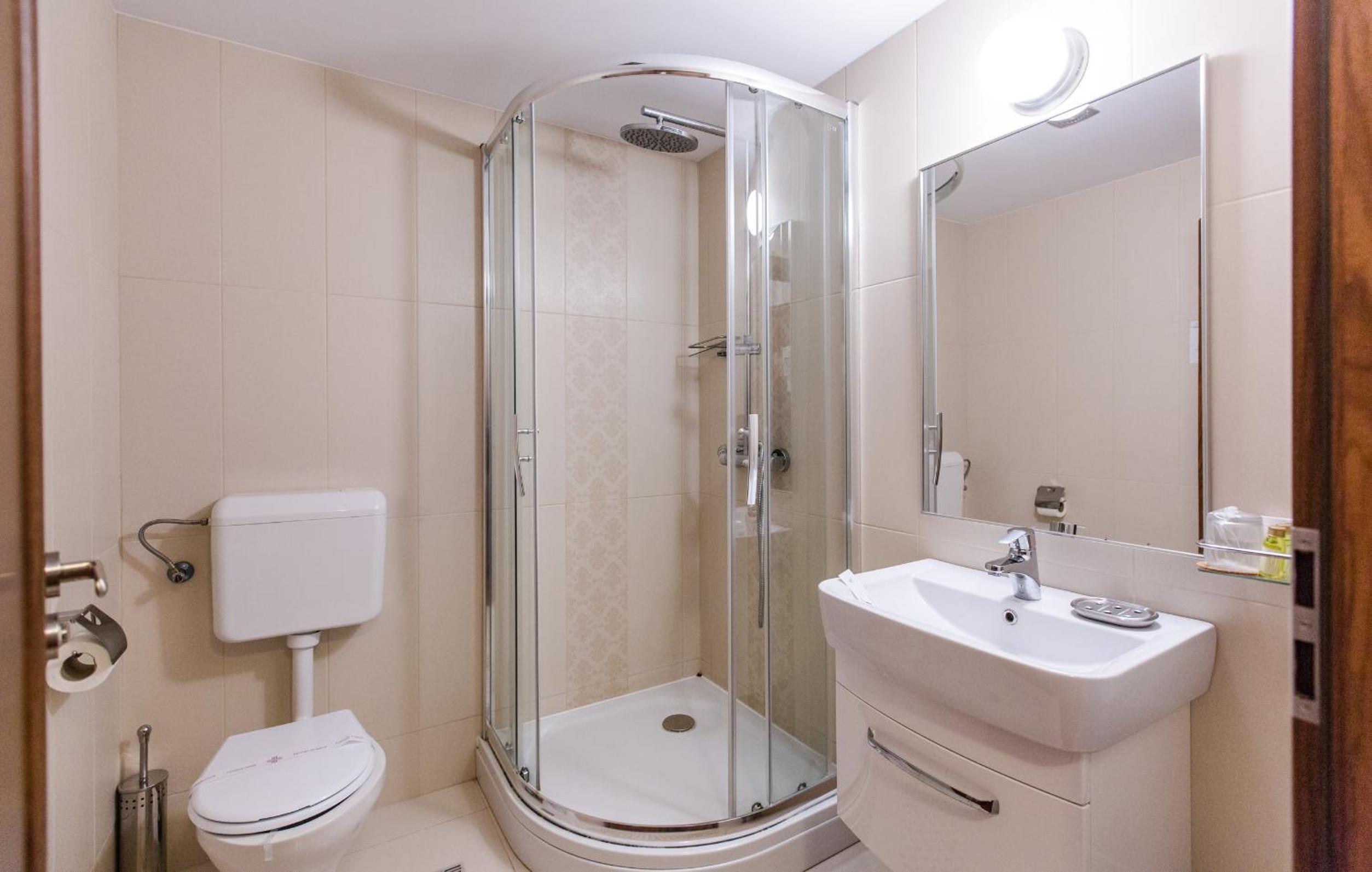 Superior Double Room with Balcony and Park View - Photo 3