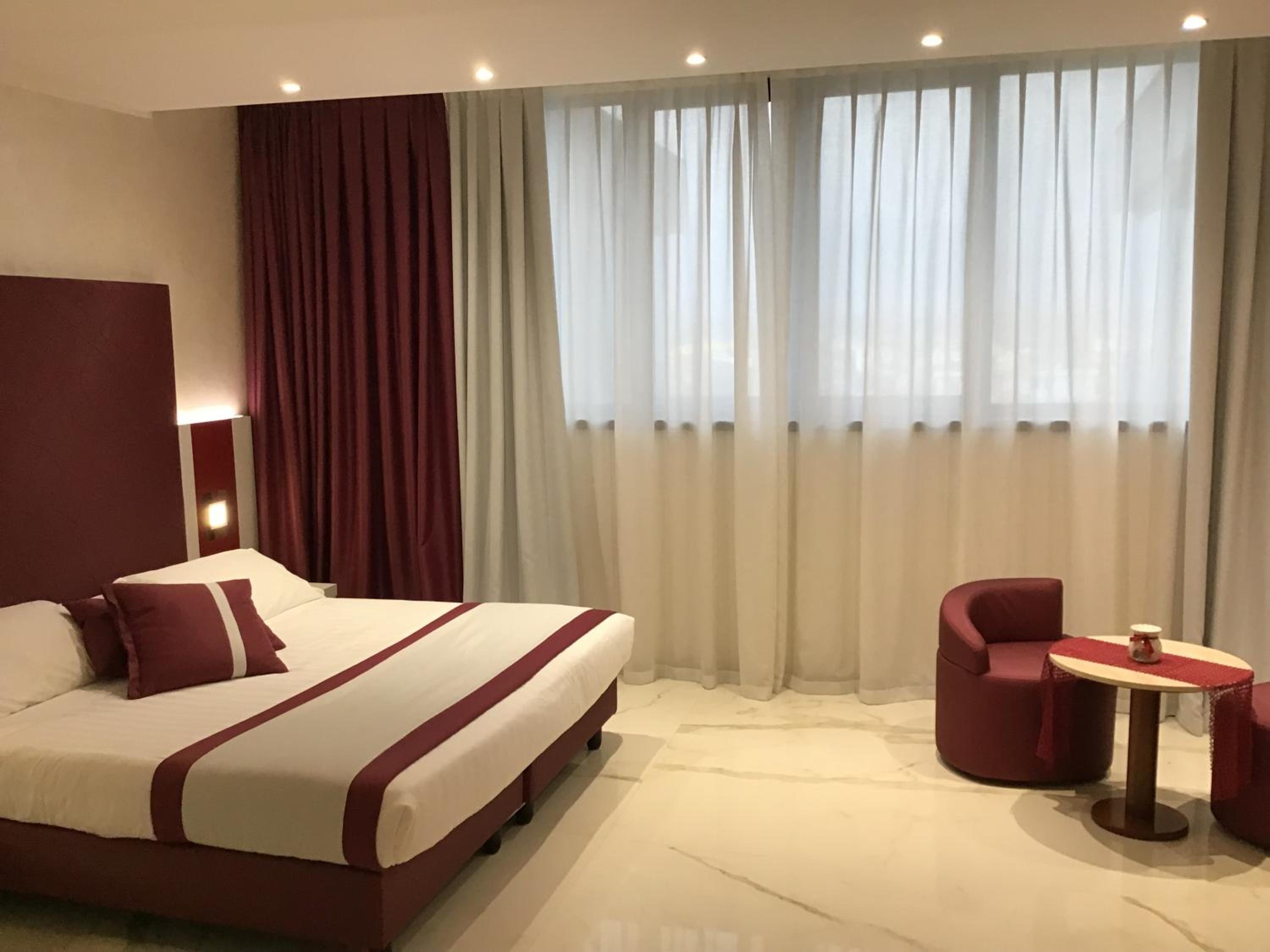Junior Suite - Photo 12