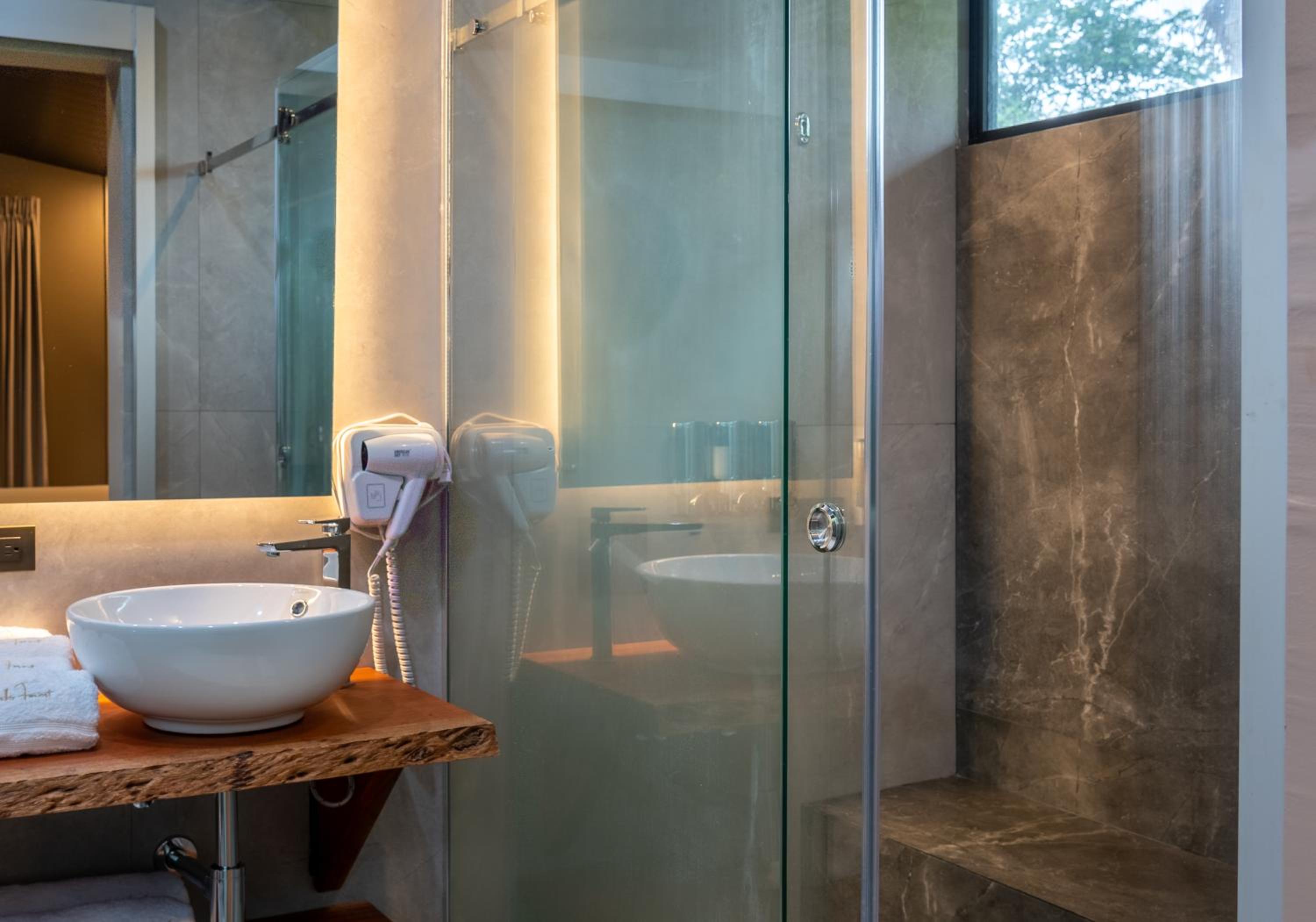 Bangalô Quádruplo Deluxe com Spa