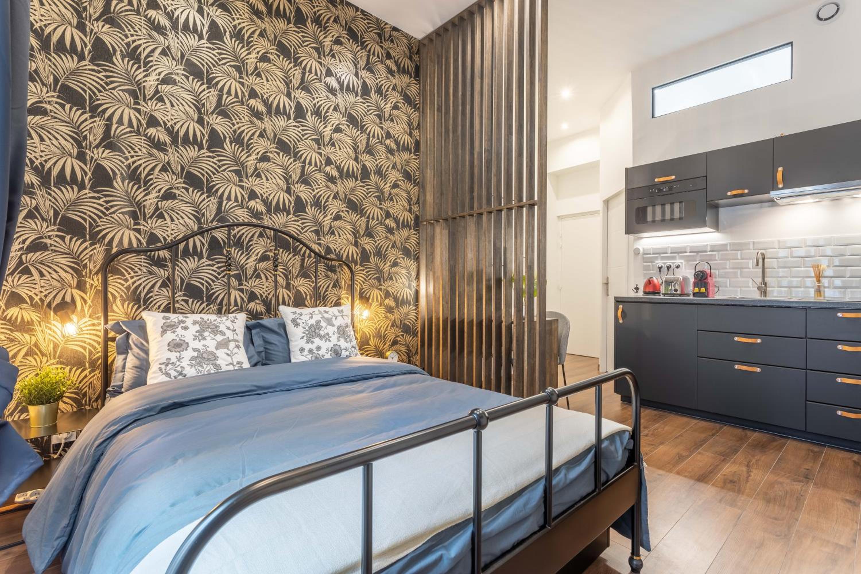 One-Bedroom Apartment - Photo 1