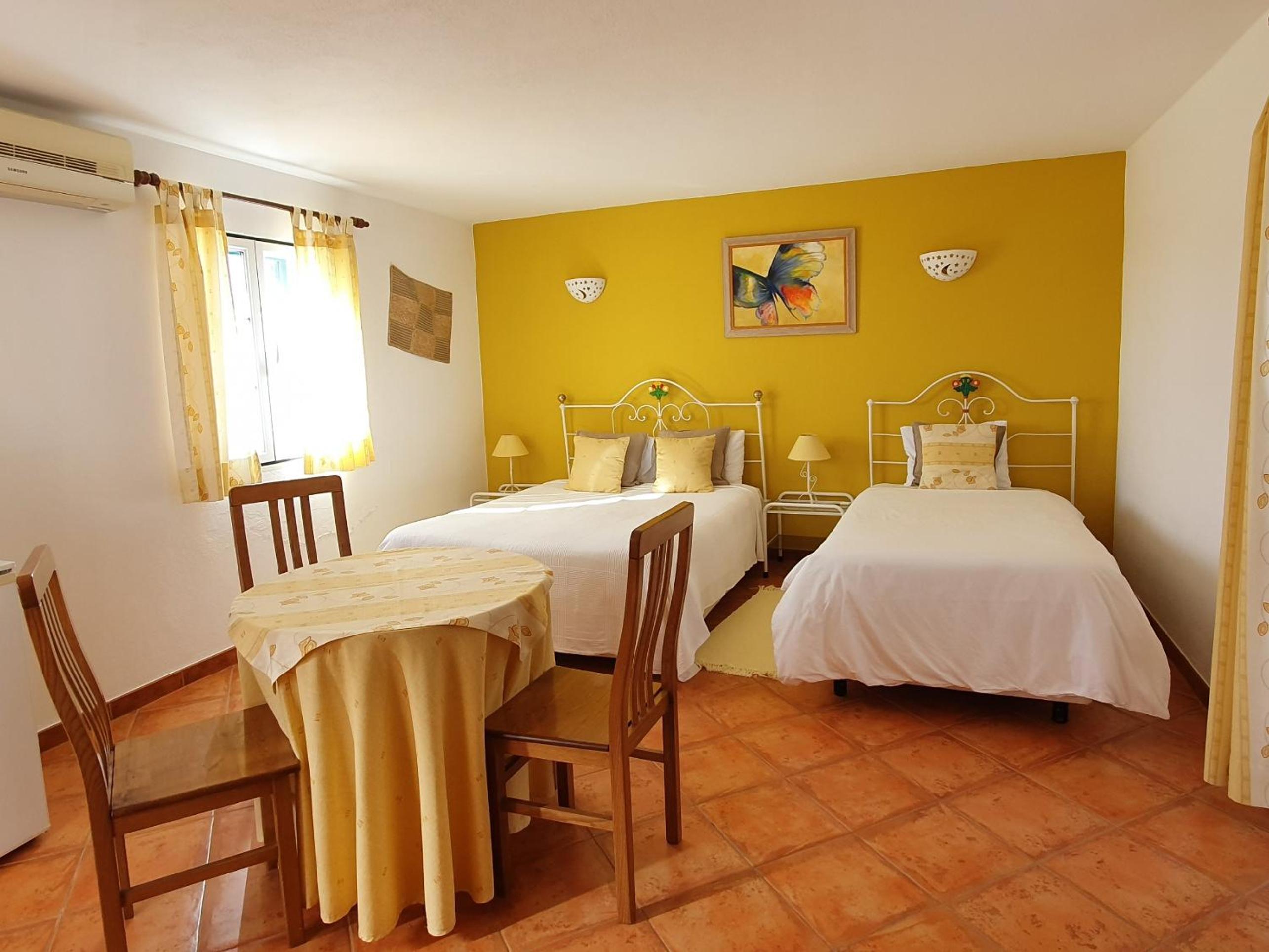 Triple Room - Photo 13