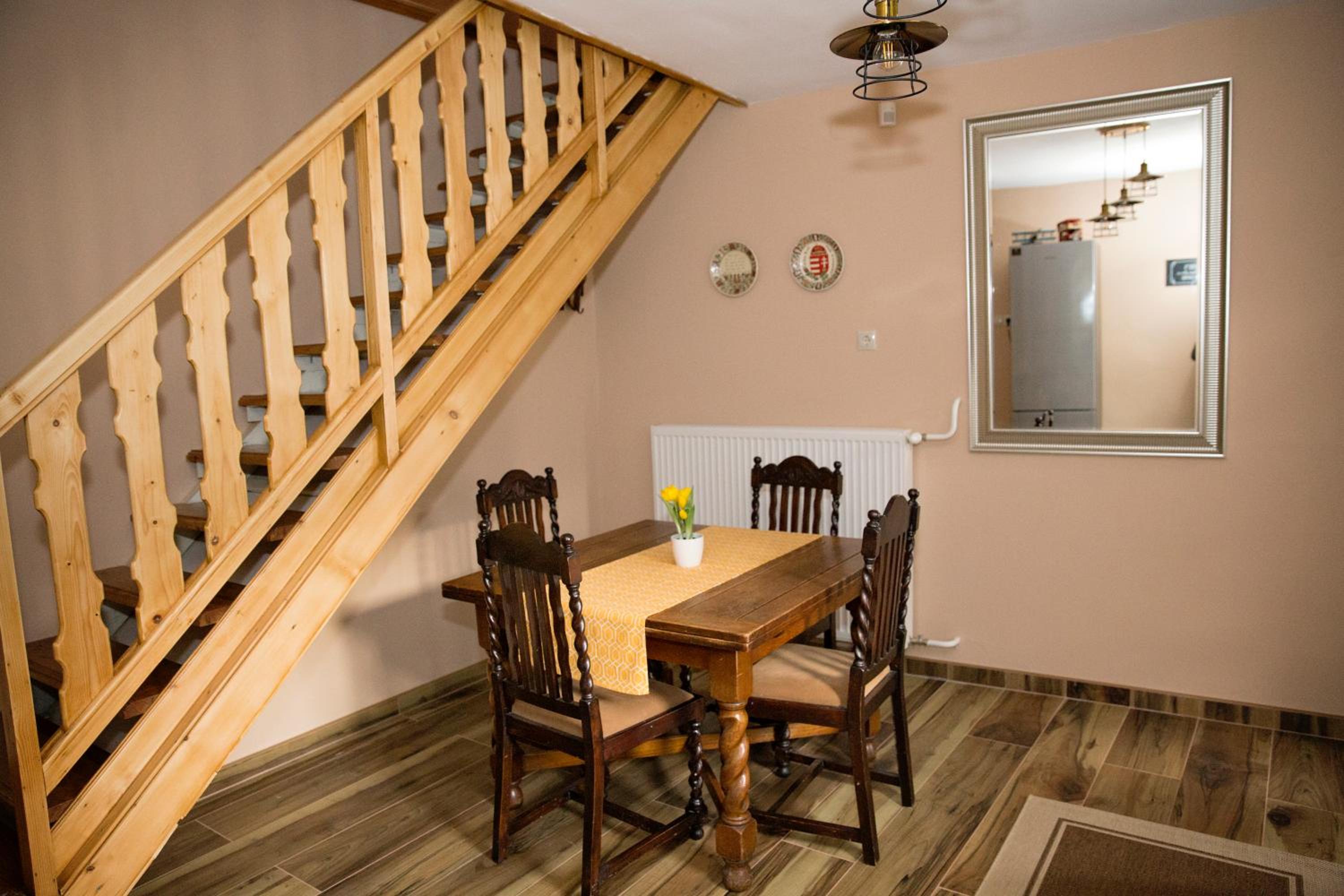 One-Bedroom Apartment - Photo 6