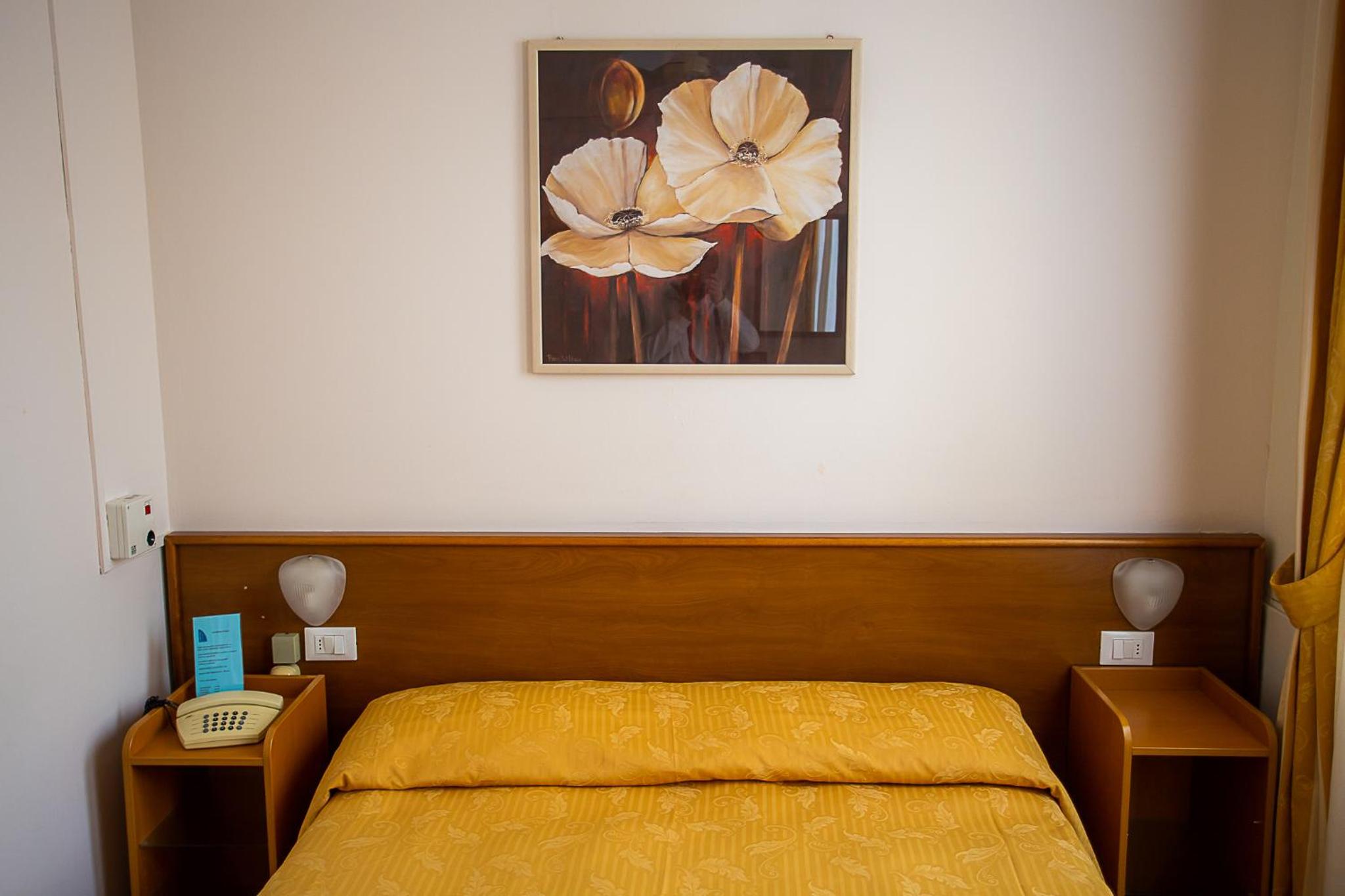 Economy Double Room photo 3