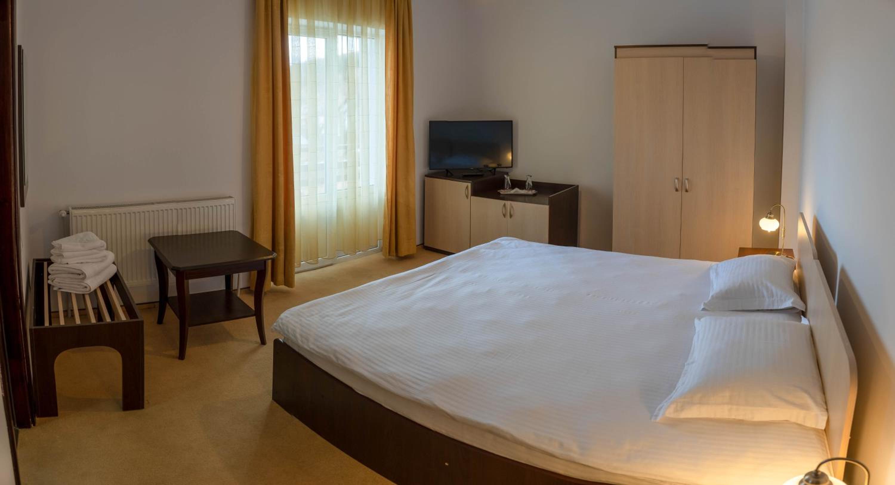 Twin Room with Mountain View - Photo 9