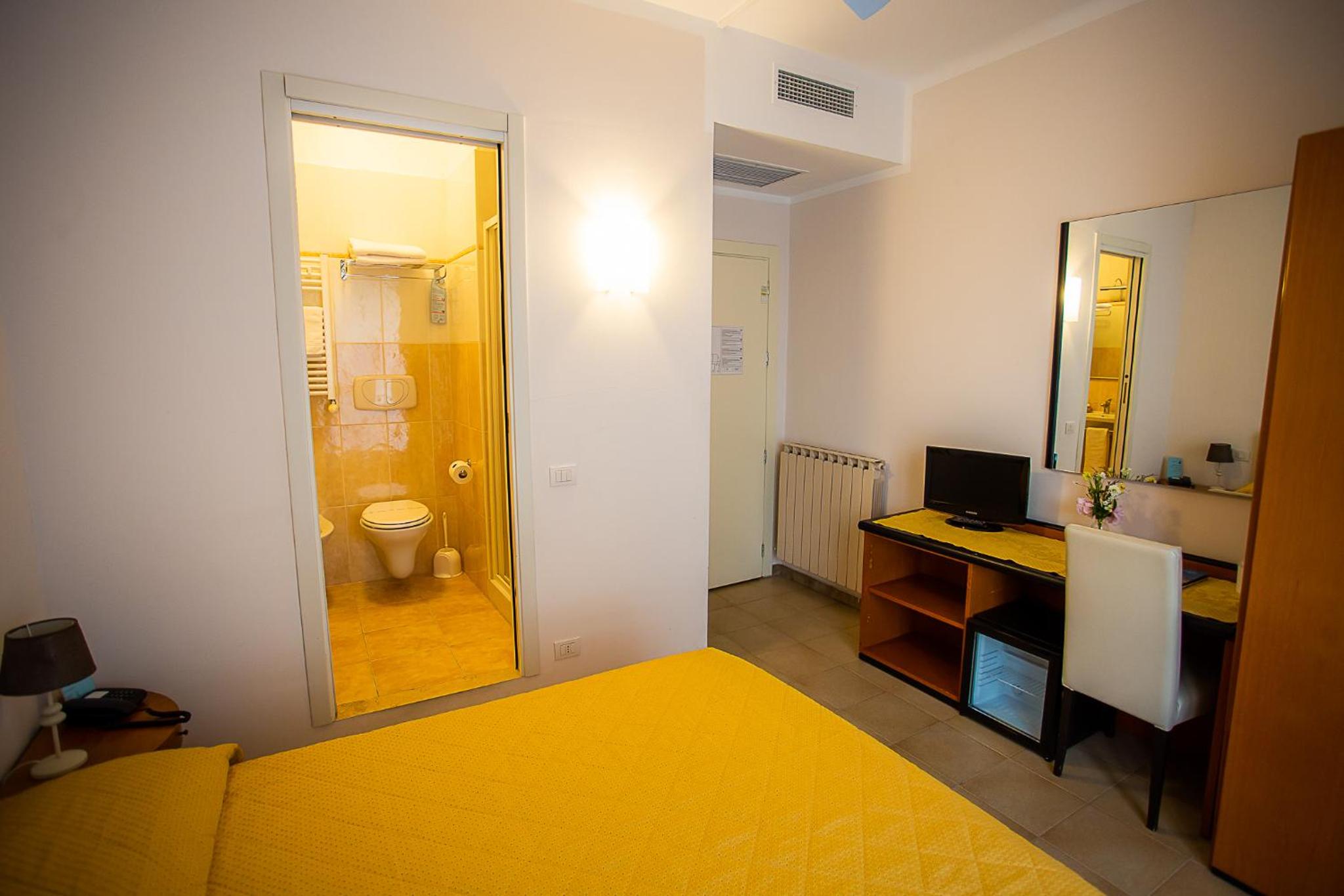 Single Room photo 3