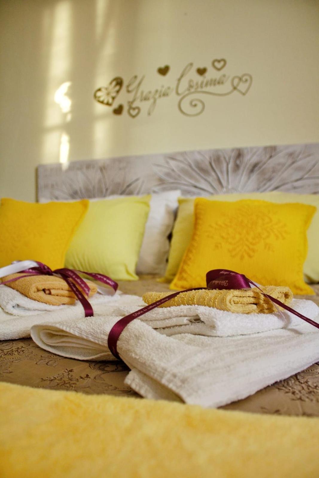 Standard Double Room with Shared Bathroom photo 1