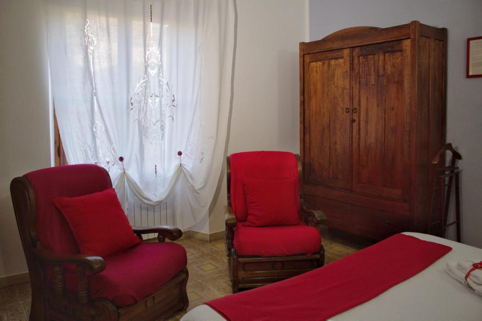 Standard Double Room with Shared Bathroom photo 3