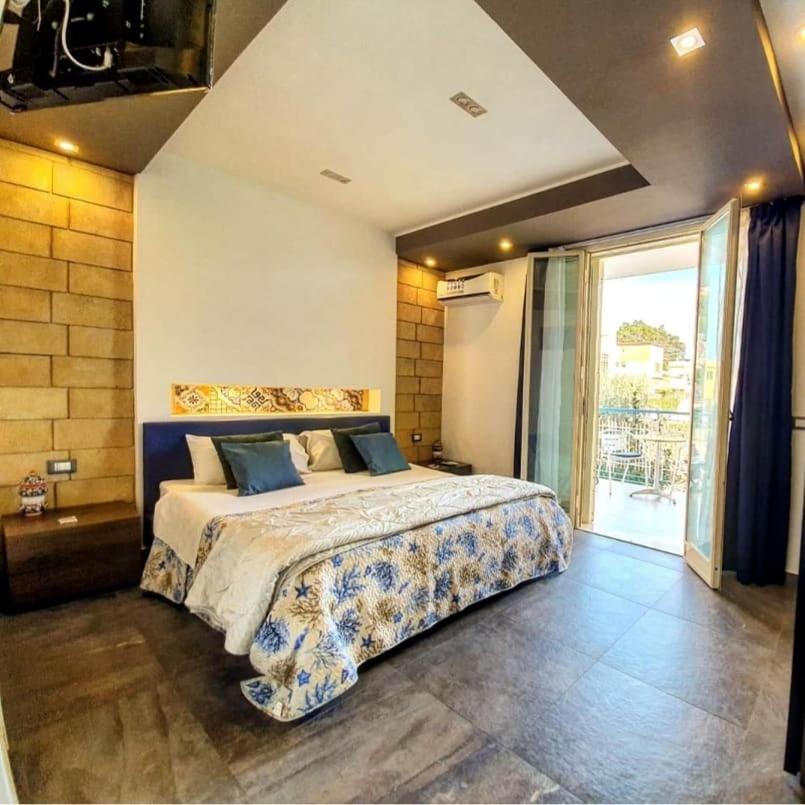 King Room with Balcony photo 1