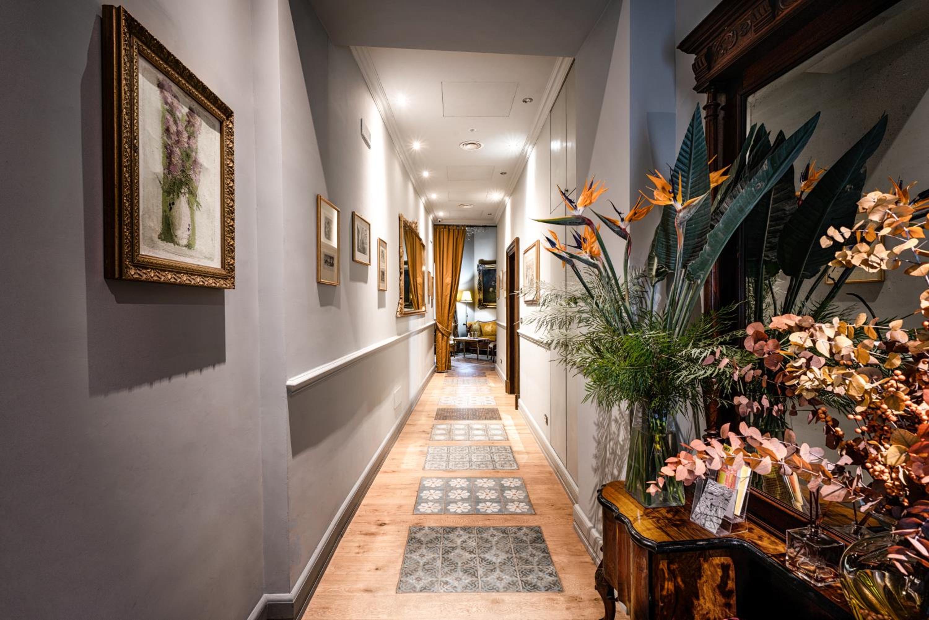 Deluxe Suite photo 2