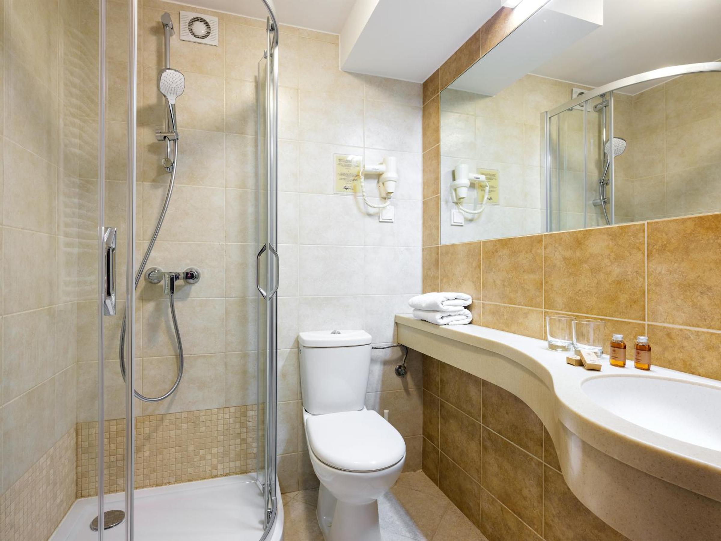Standard Twin Room - Photo 3