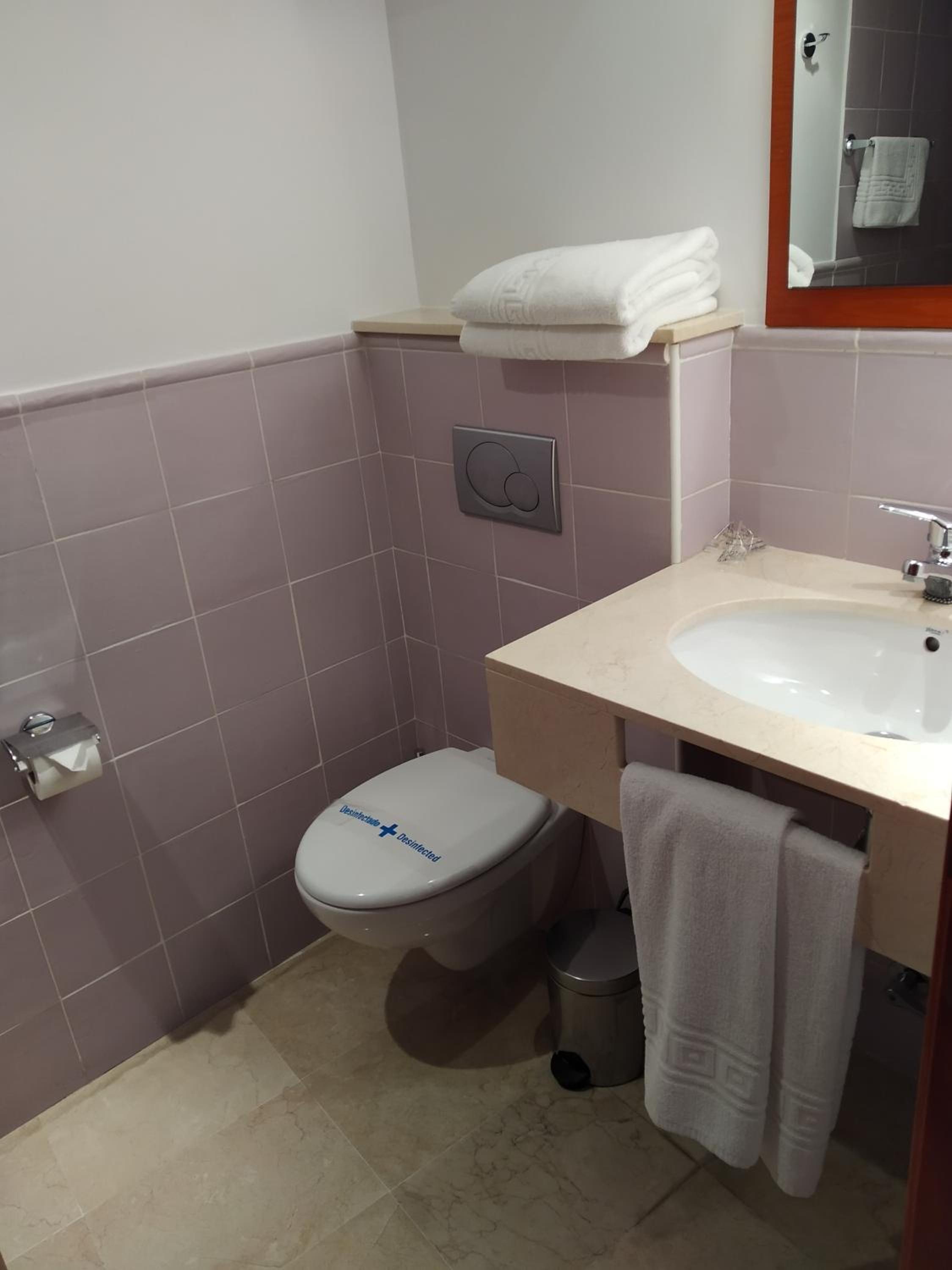 Double or Twin Room - Photo 55