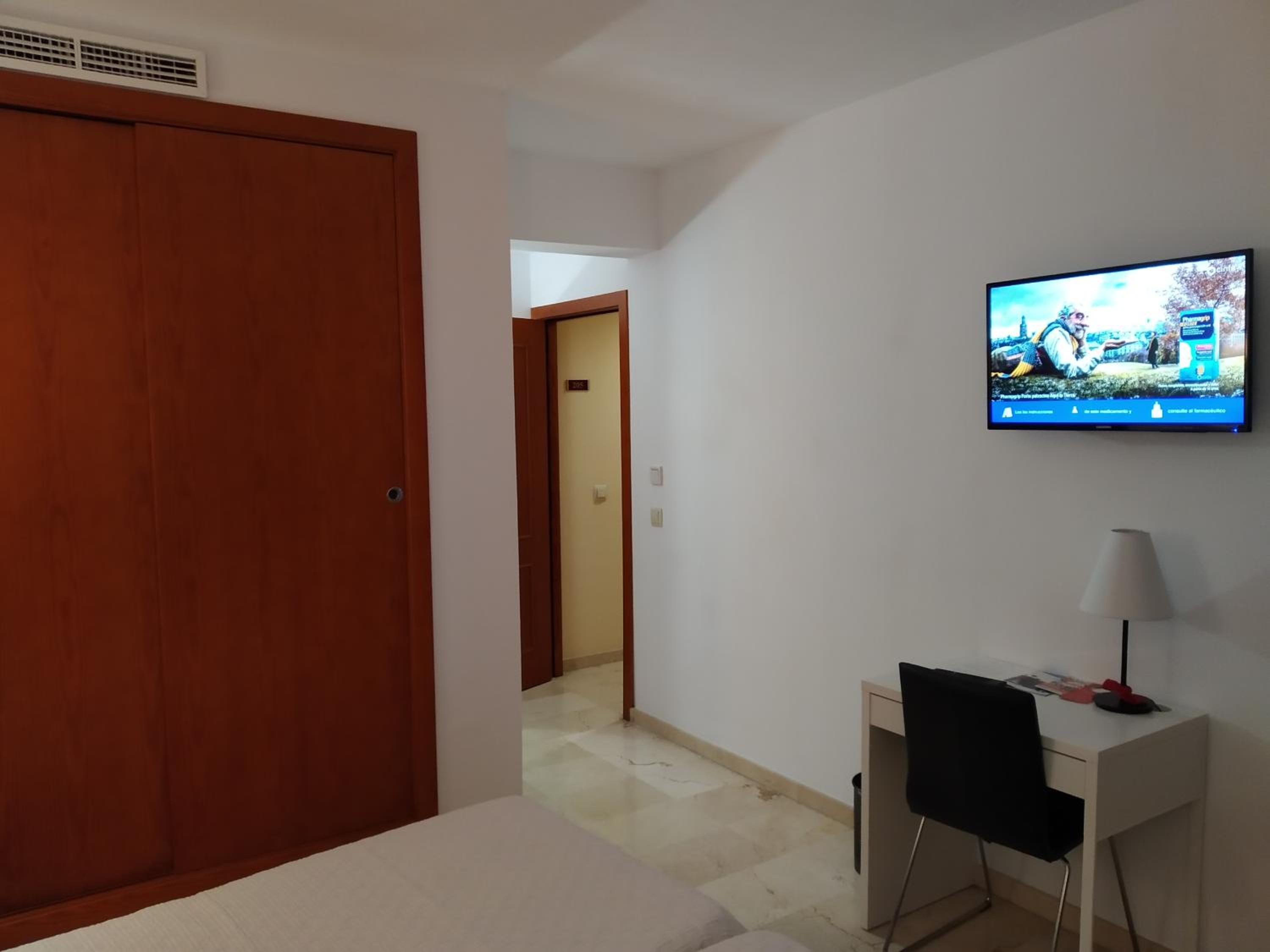 Double or Twin Room - Photo 54