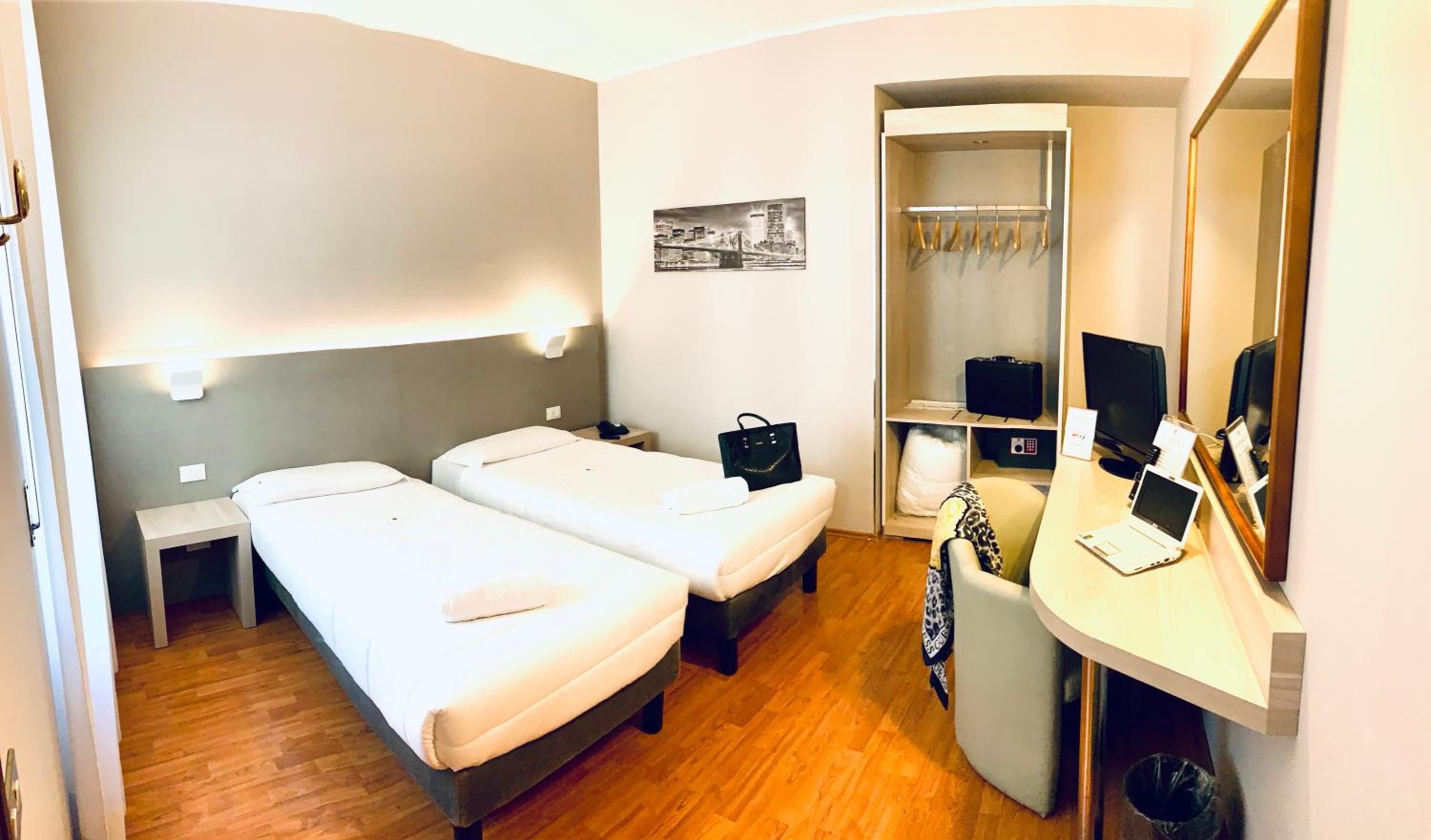 Superior Twin Room - Photo 3