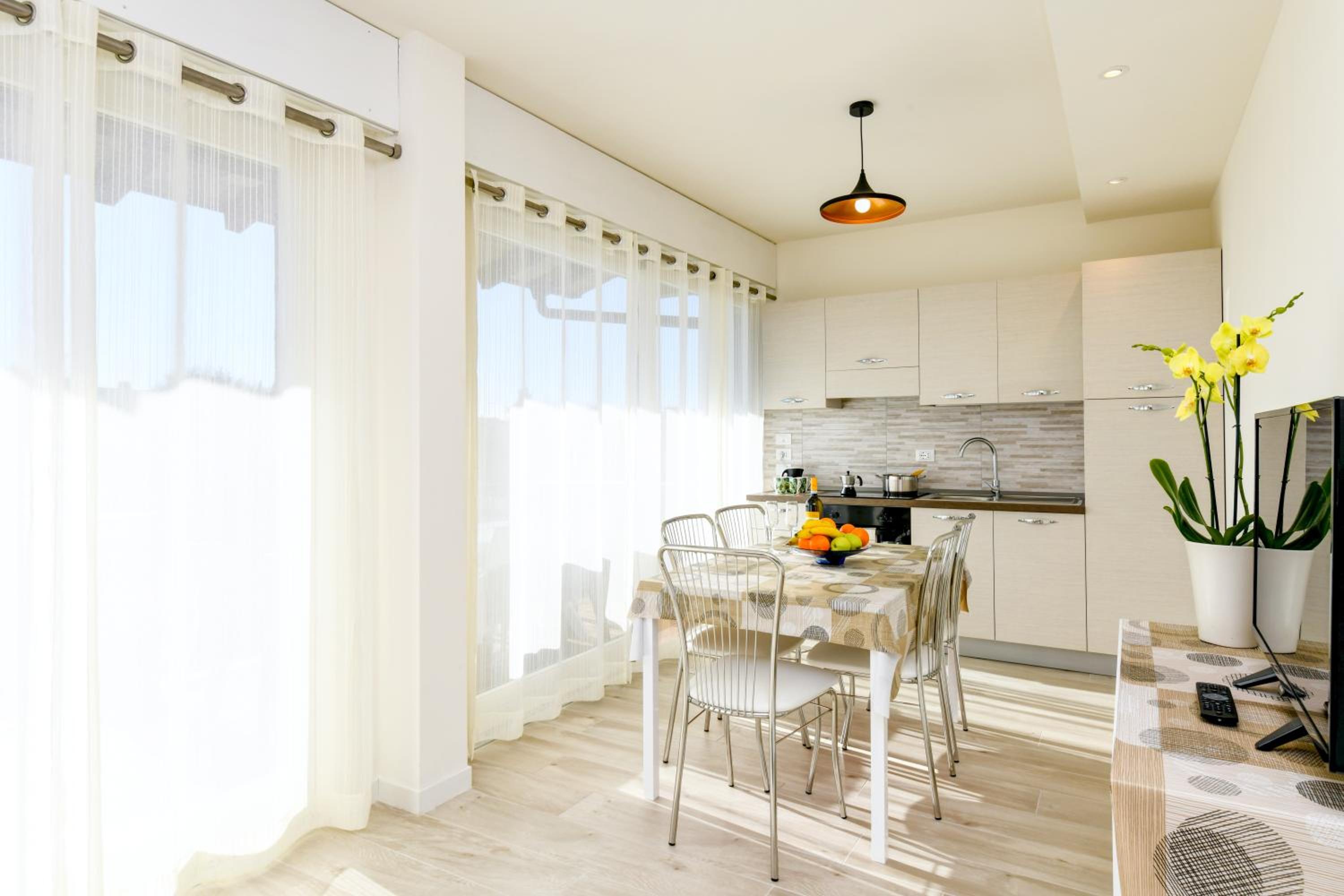 Two-Bedroom House - Photo 21