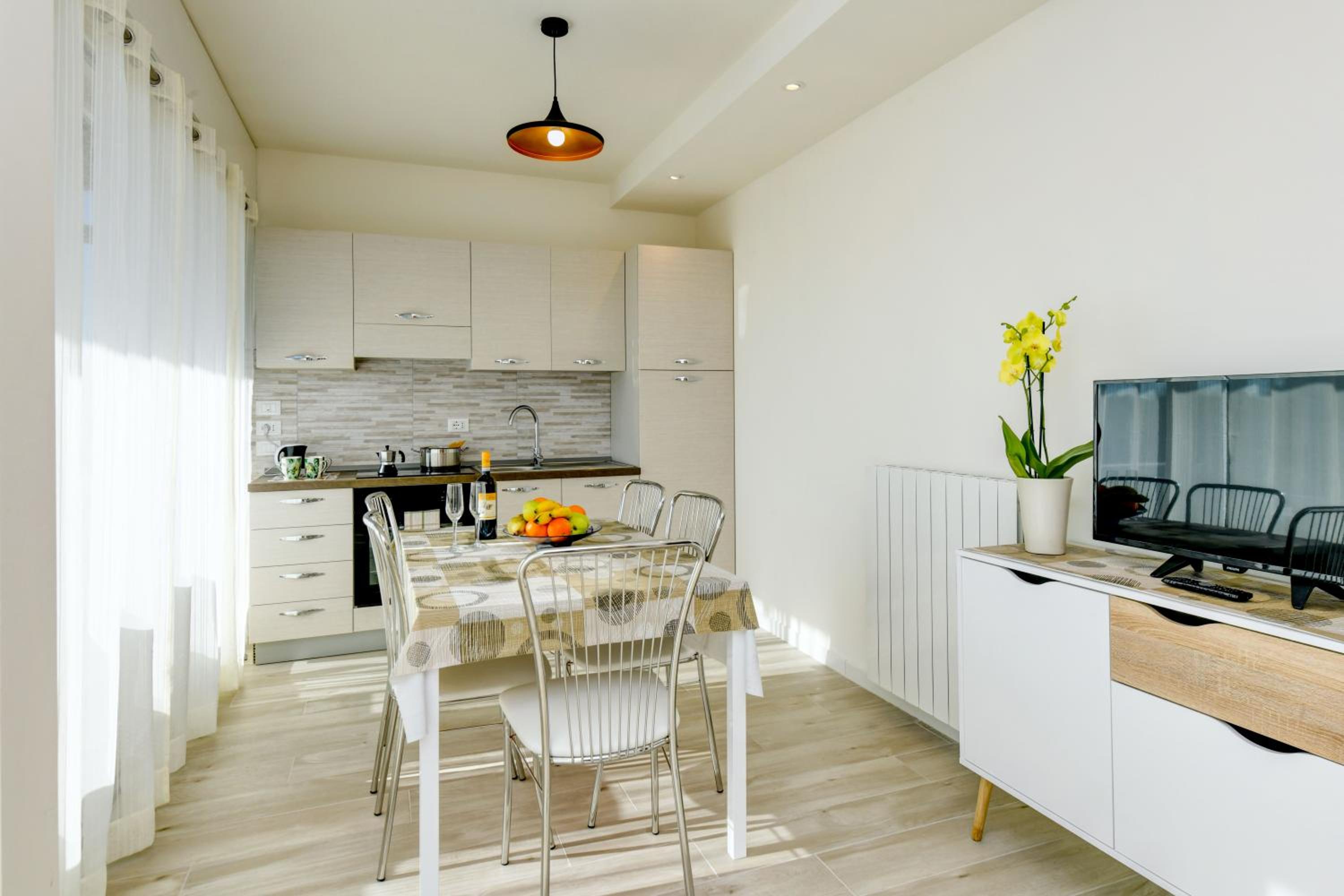 Two-Bedroom House - Photo 23