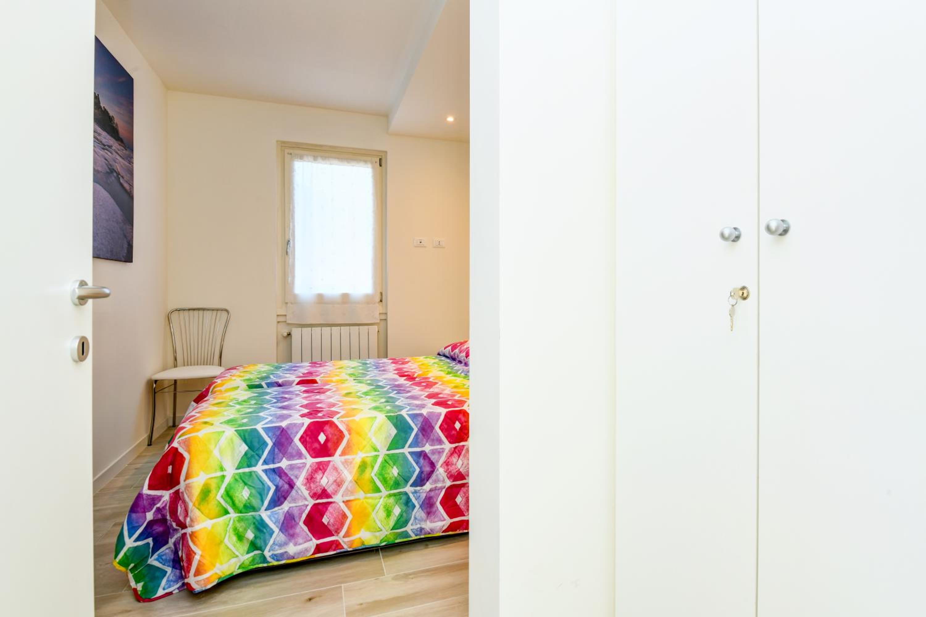 Two-Bedroom House - Photo 17