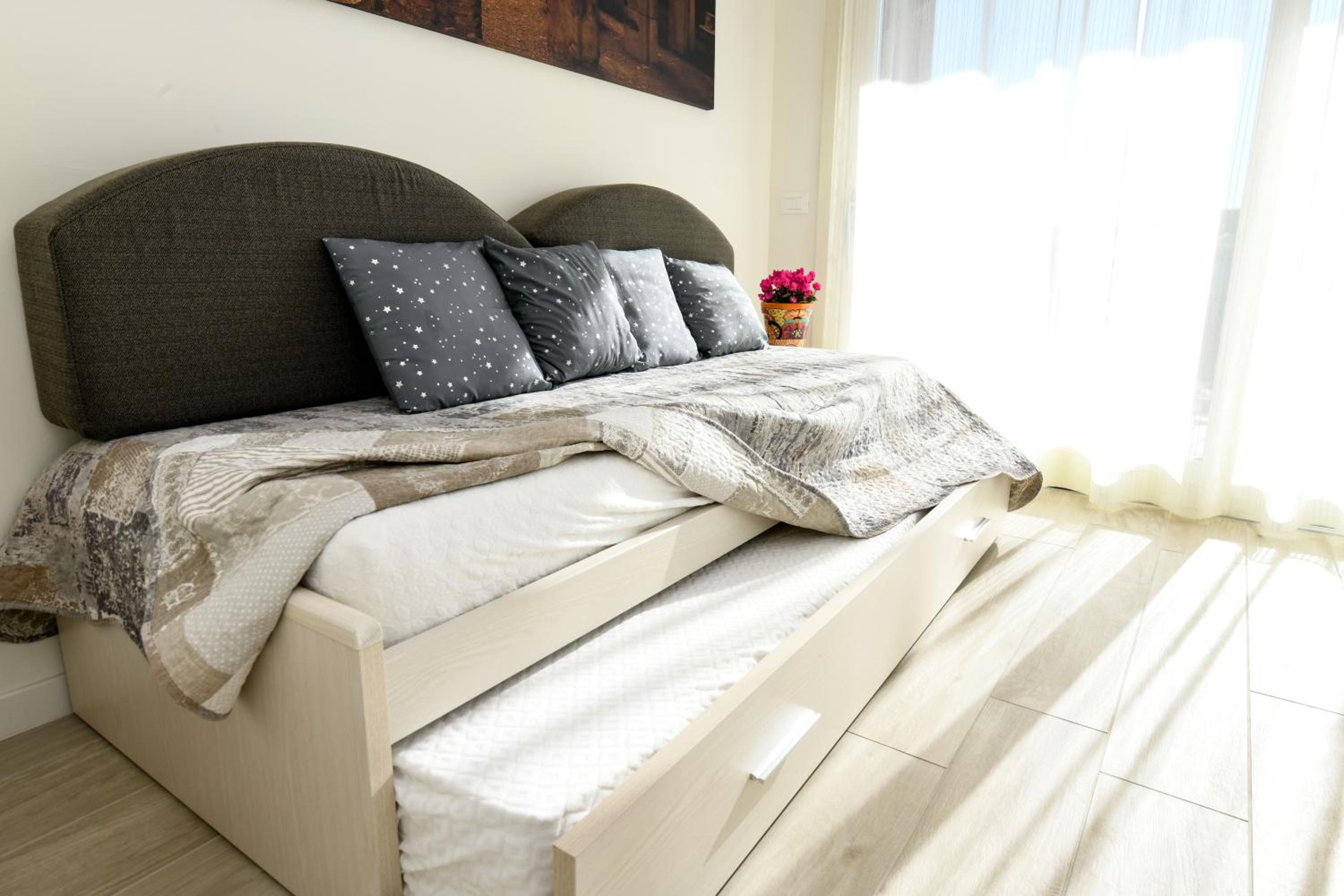 Two-Bedroom House - Photo 15