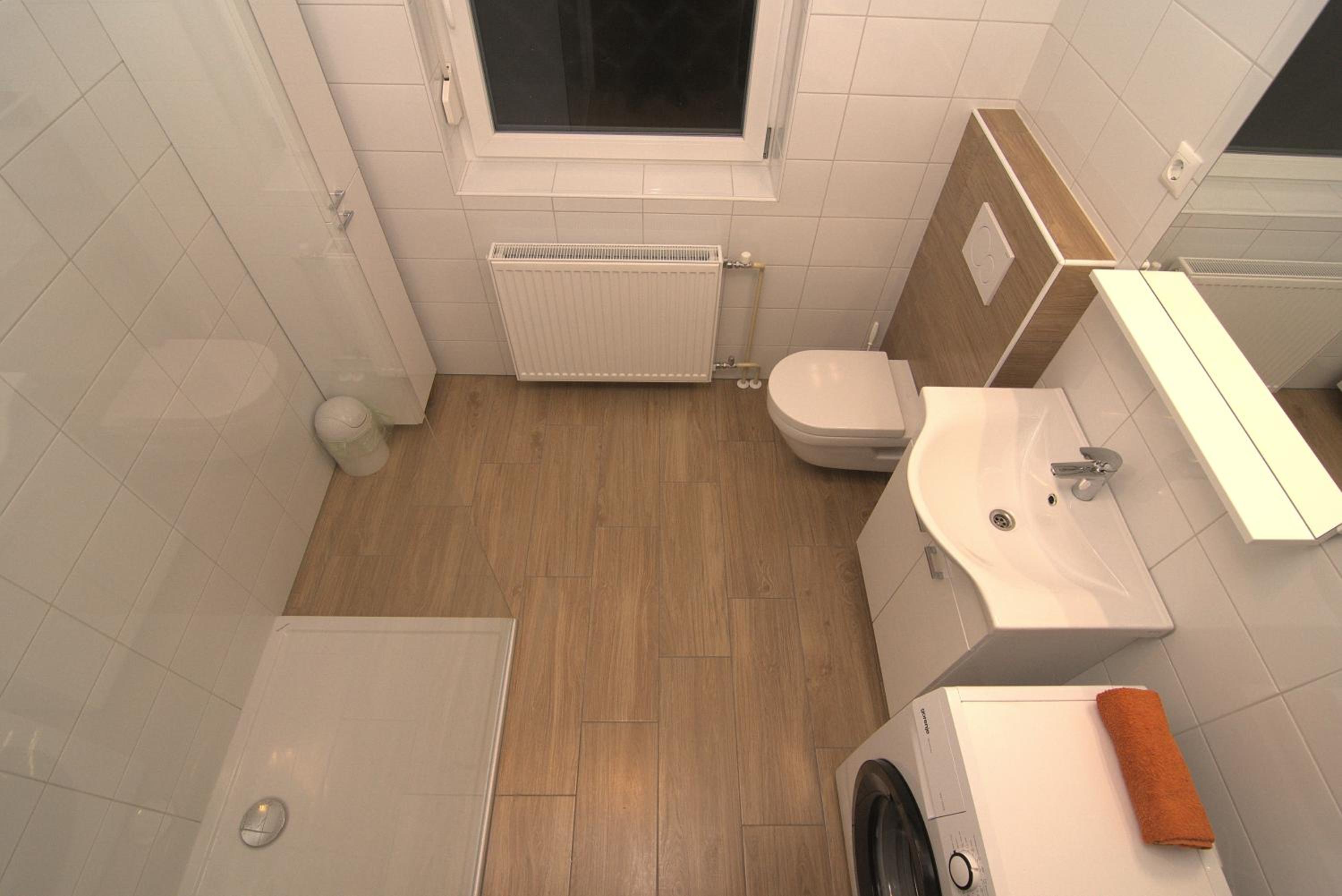 Apartment with Terrace - Photo 4