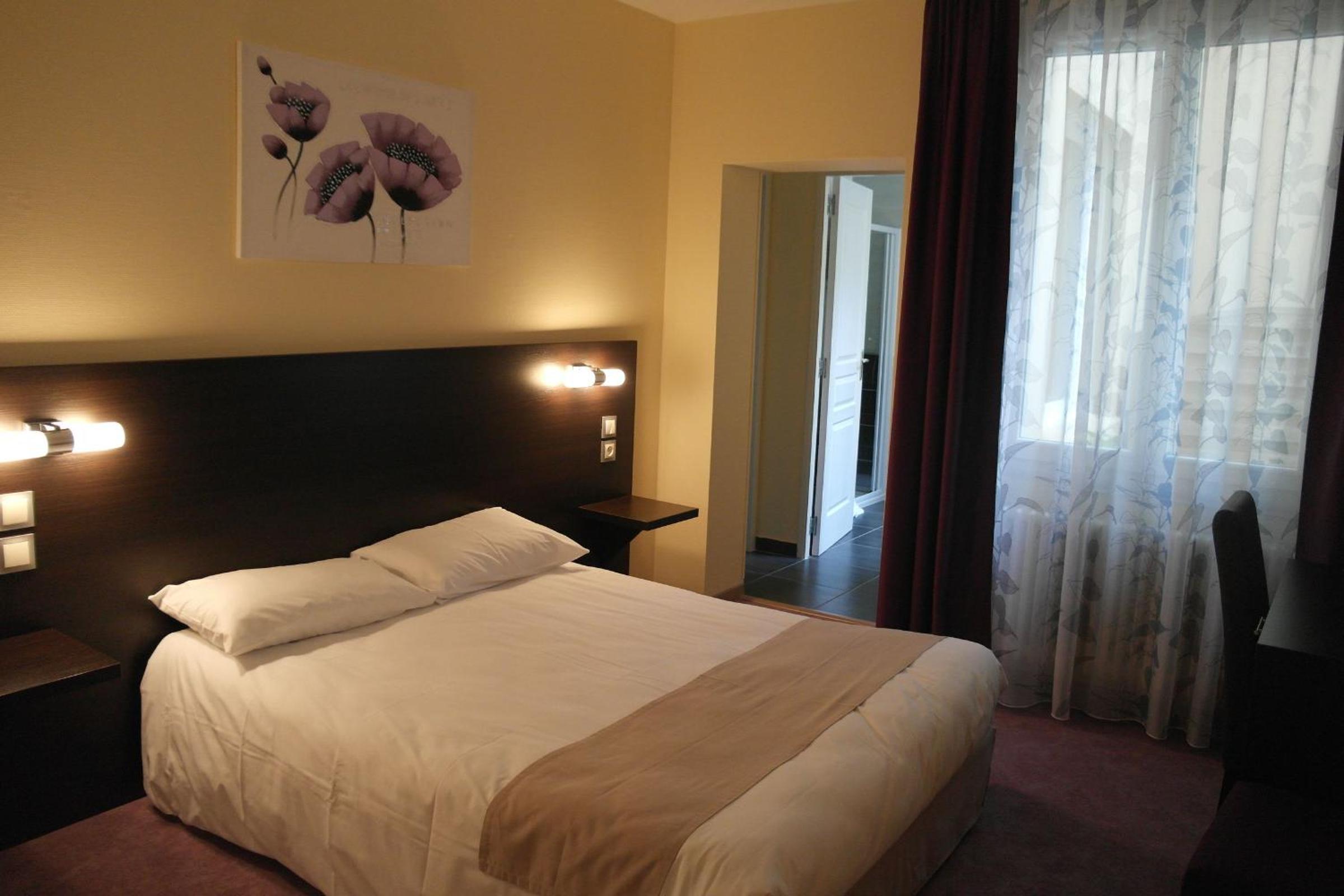 Double or Twin Room photo 3