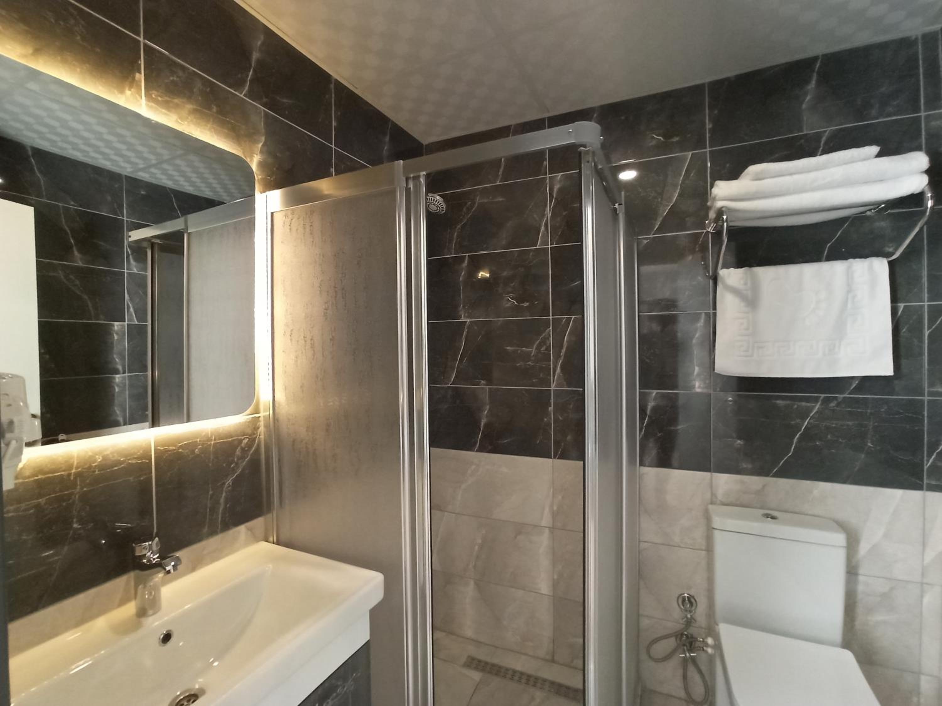 Deluxe Triple Room - Photo 7