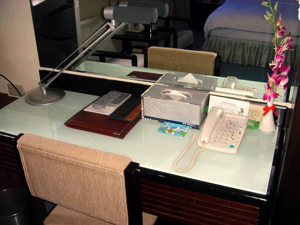Deluxe King Room photo 2