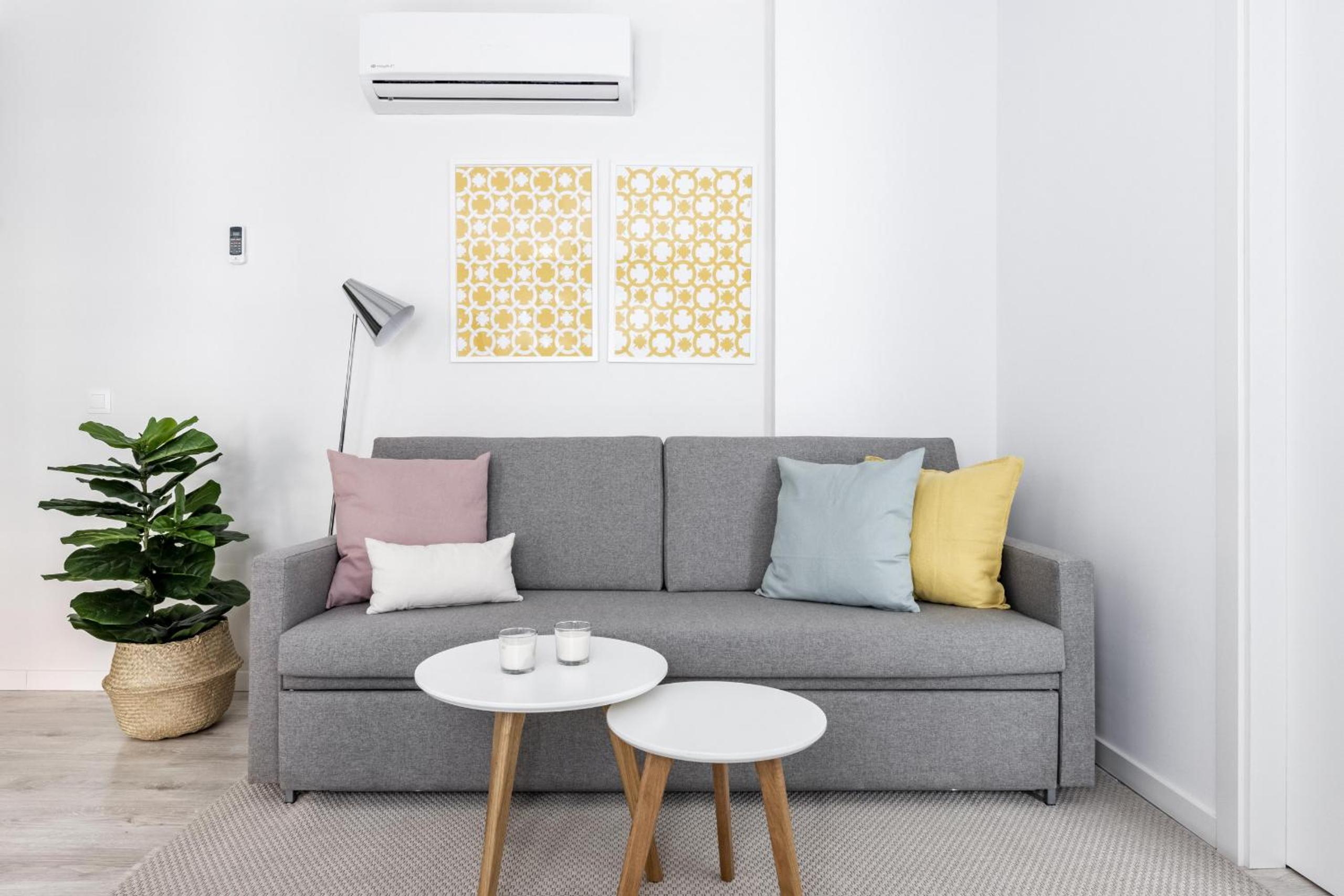 One-Bedroom Apartment - Photo 3