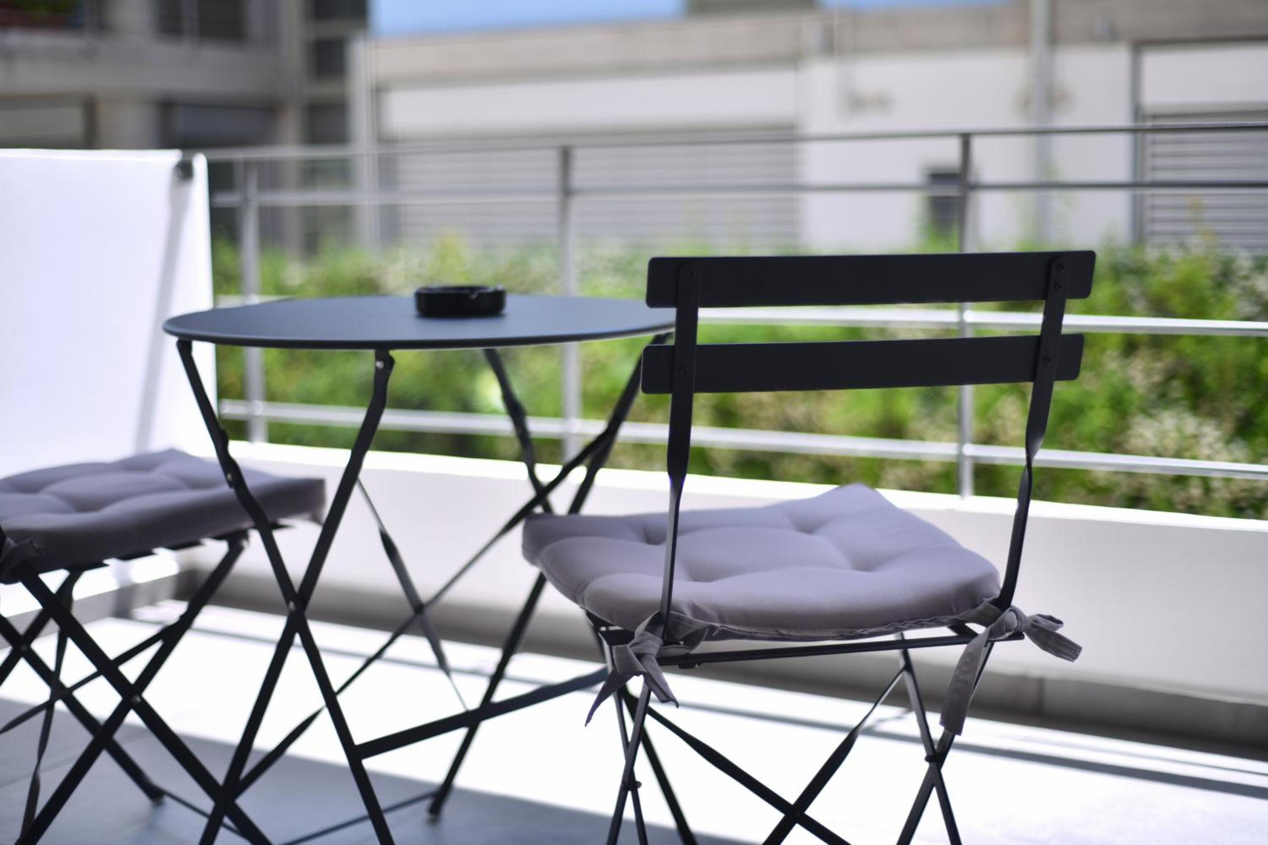 One-Bedroom Apartment With Balcony 1.2 photo 2