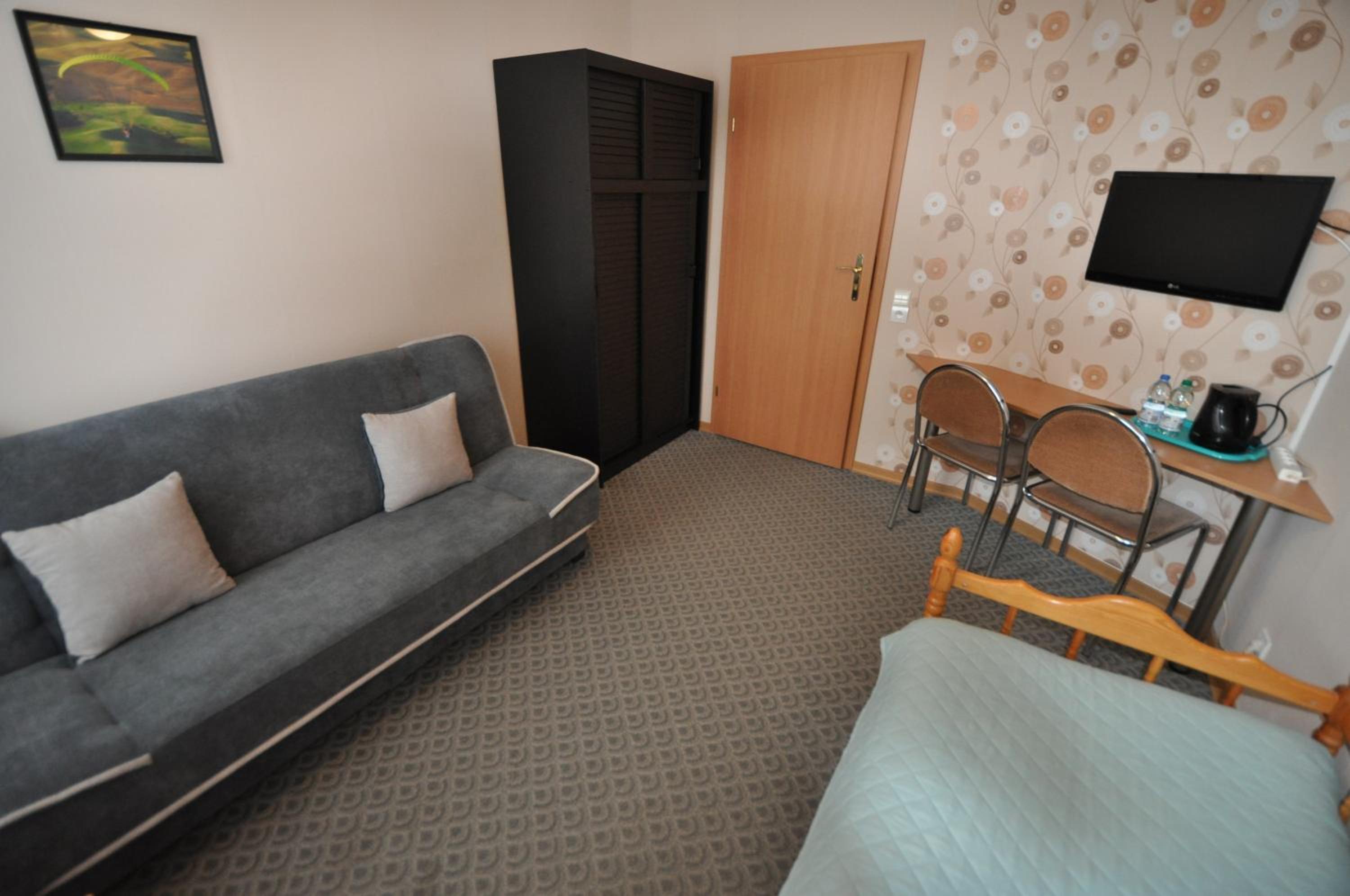Triple Room - Photo 2