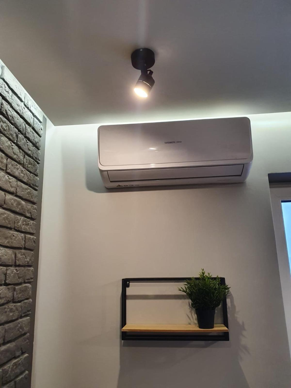 Apartment with Balcony - Photo 12