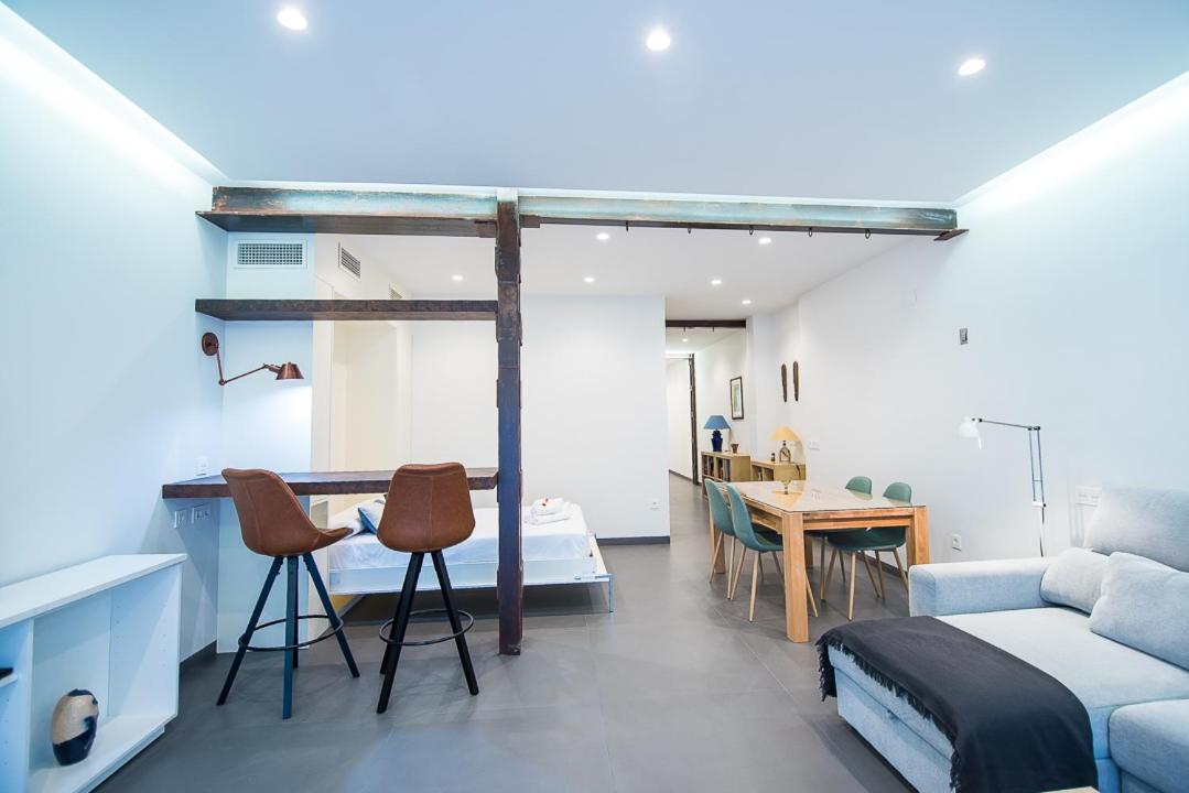 One-Bedroom Apartment - Photo 7