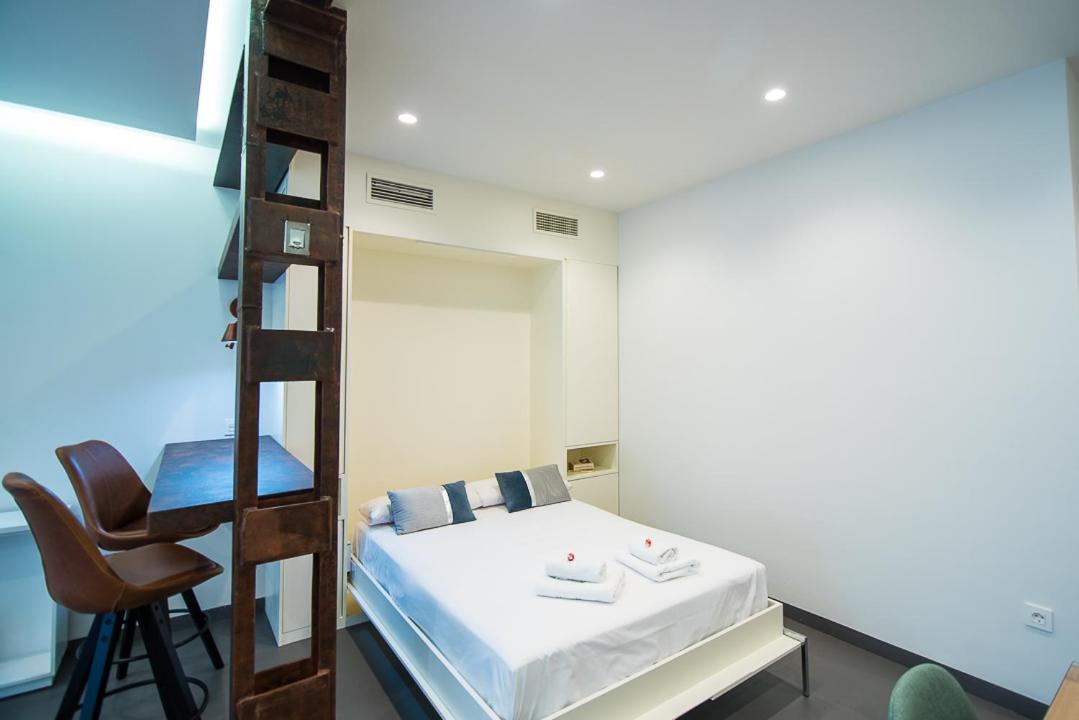 One-Bedroom Apartment - Photo 8
