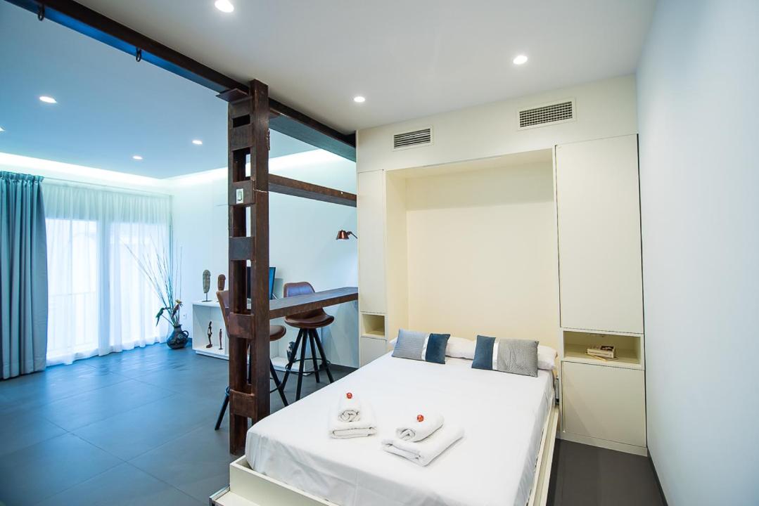 One-Bedroom Apartment - Photo 9