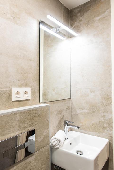 One-Bedroom Apartment - Photo 14