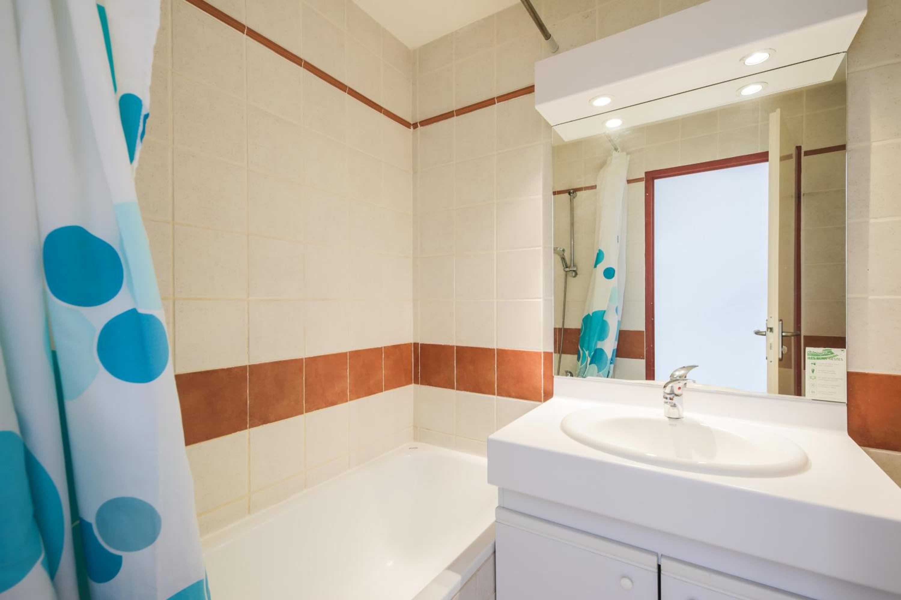 Comfort One-Bedroom Apartment (4 People)