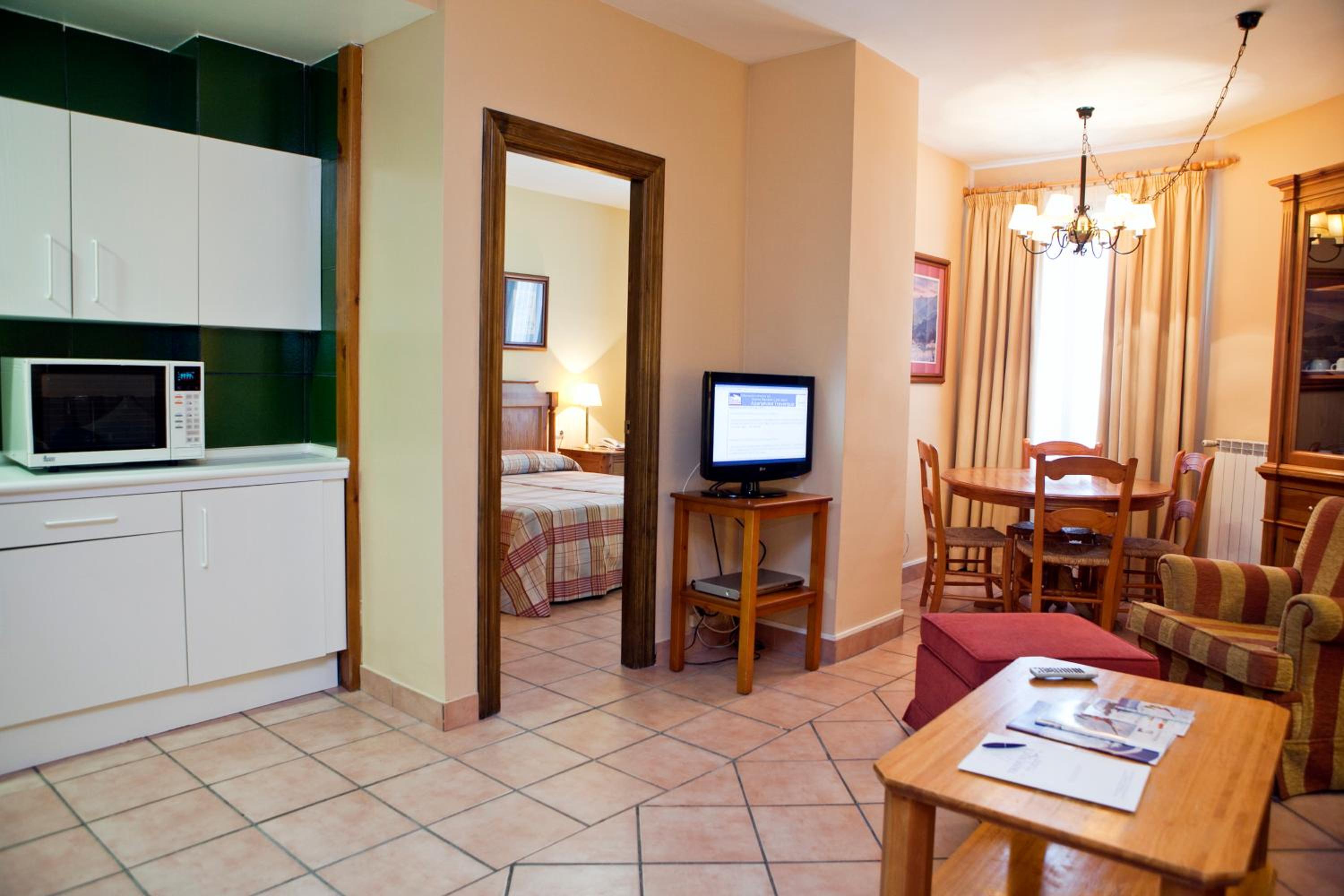 One-Bedroom Apartment (4 Adults) photo 2