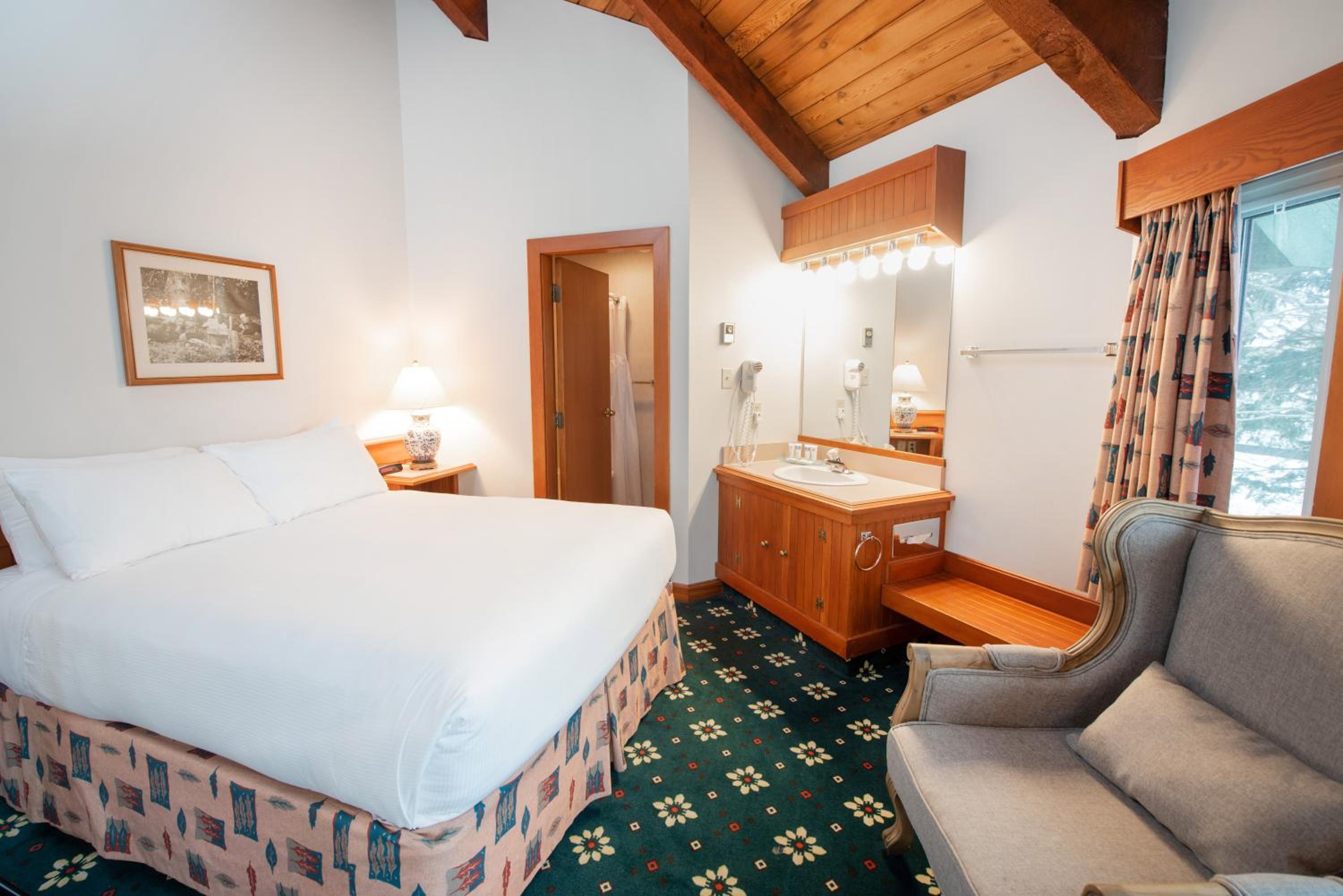 Queen Suite With Ocean View - Non-Smoking - Photo 3