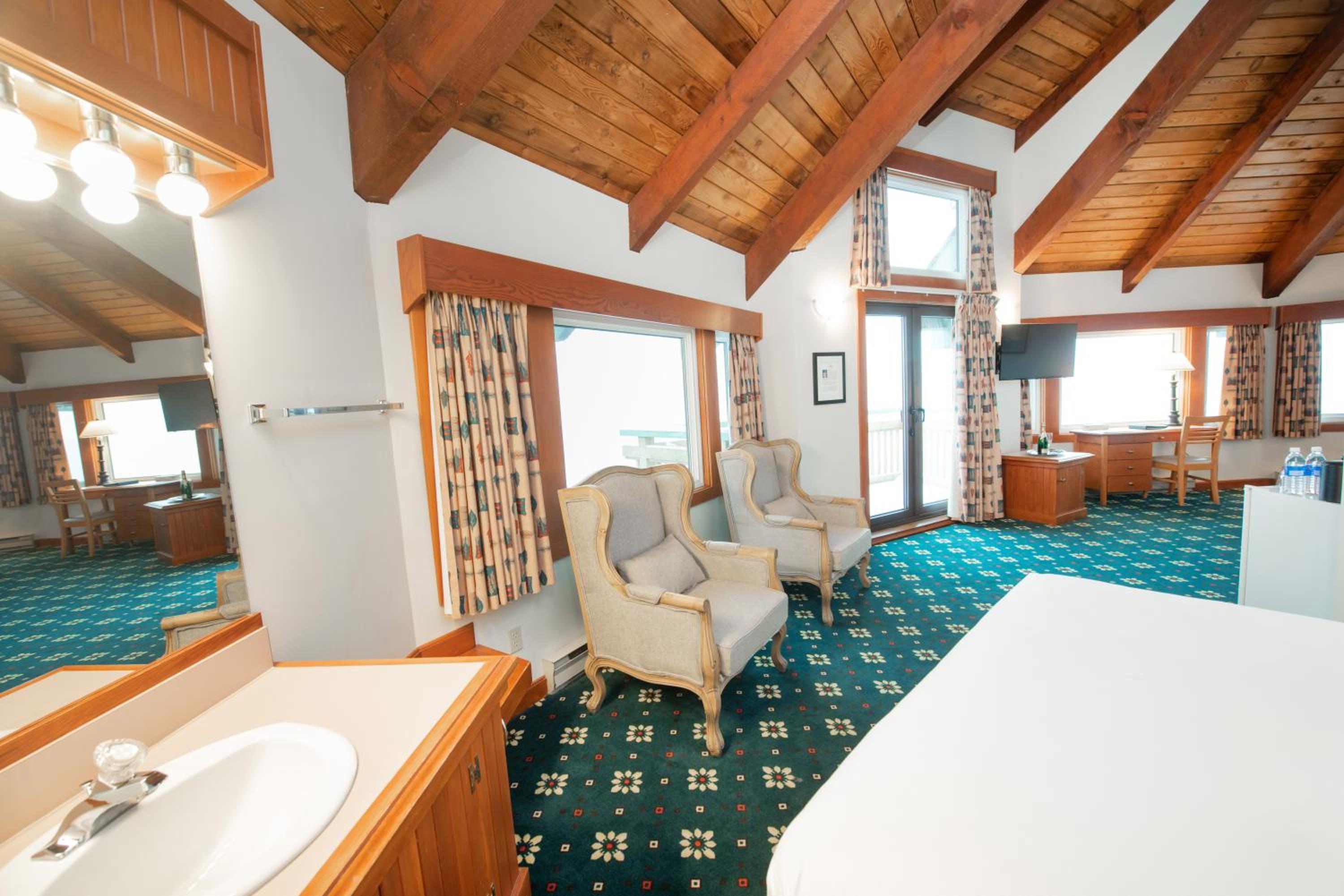 Queen Suite With Ocean View - Non-Smoking - Photo 7