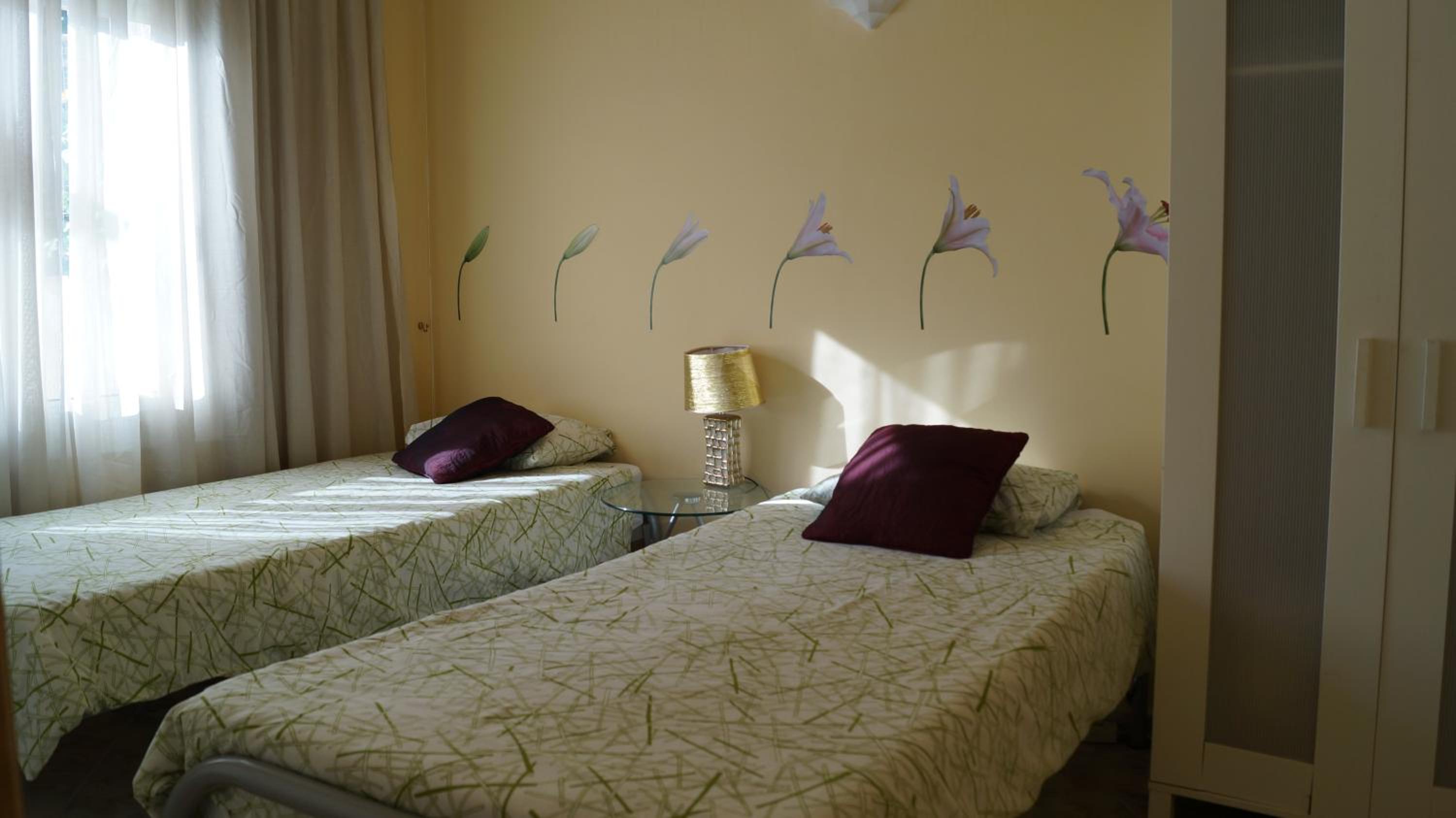Apartamento de tres habitaciones y dos baños