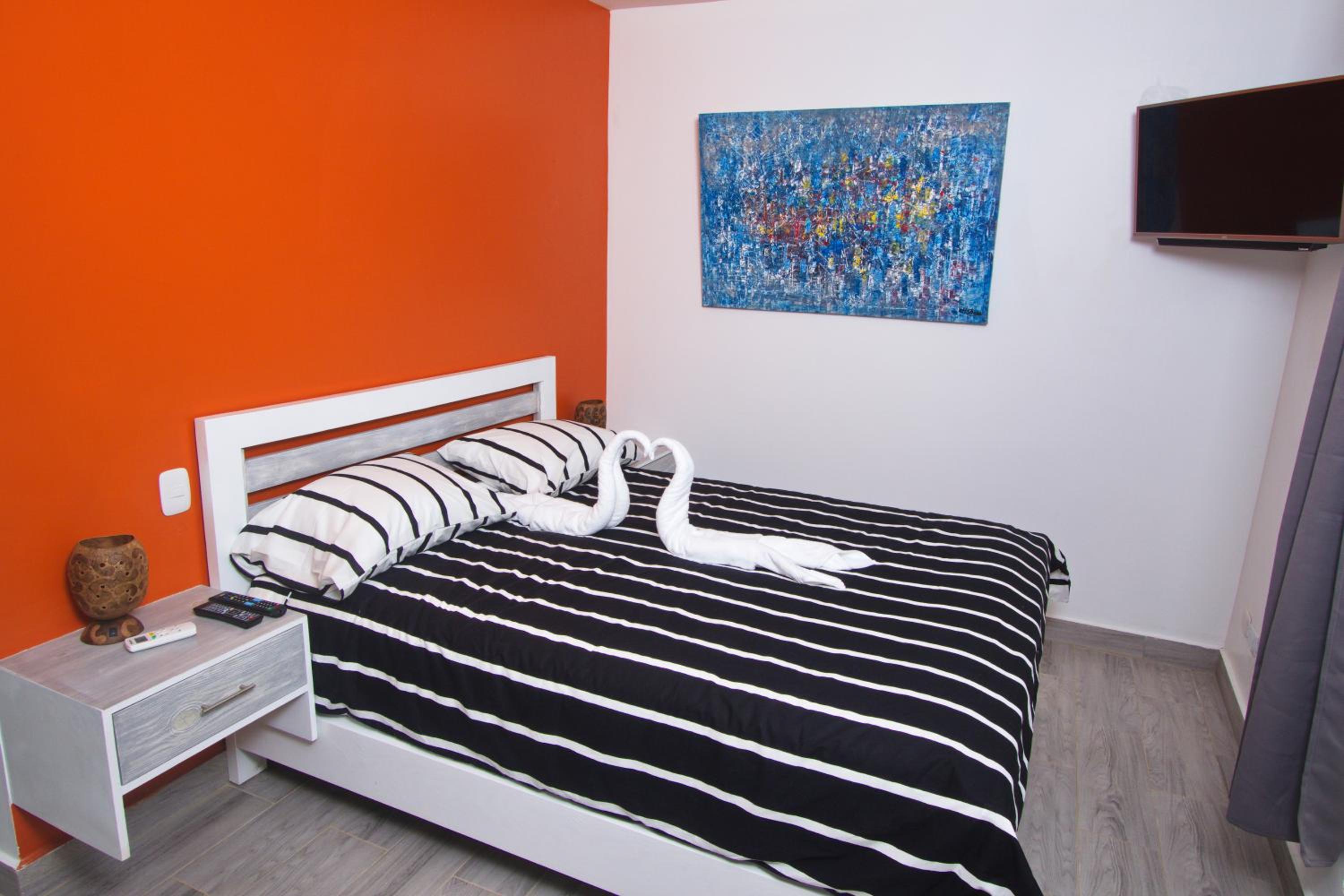 Standard Queen Room