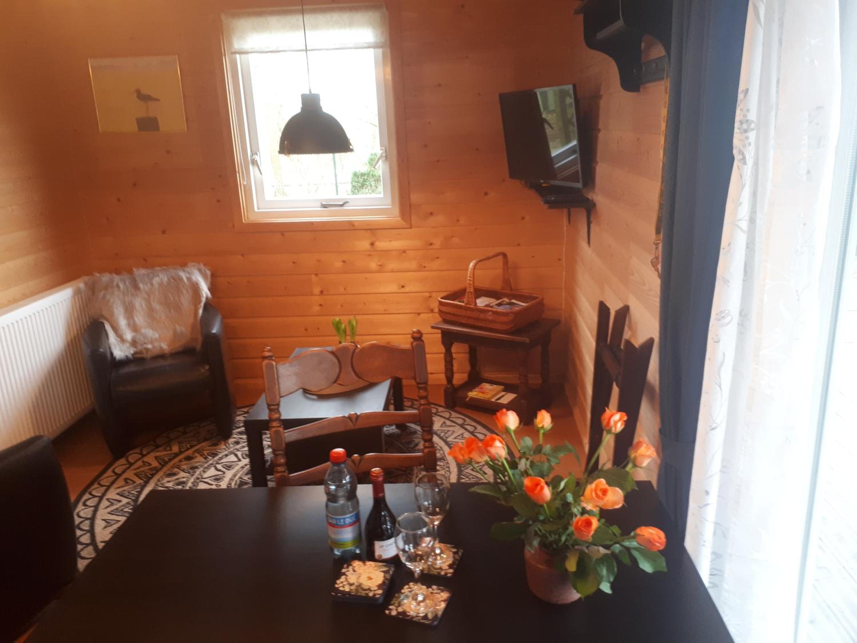 Double Room with Private Bathroom - Photo 2