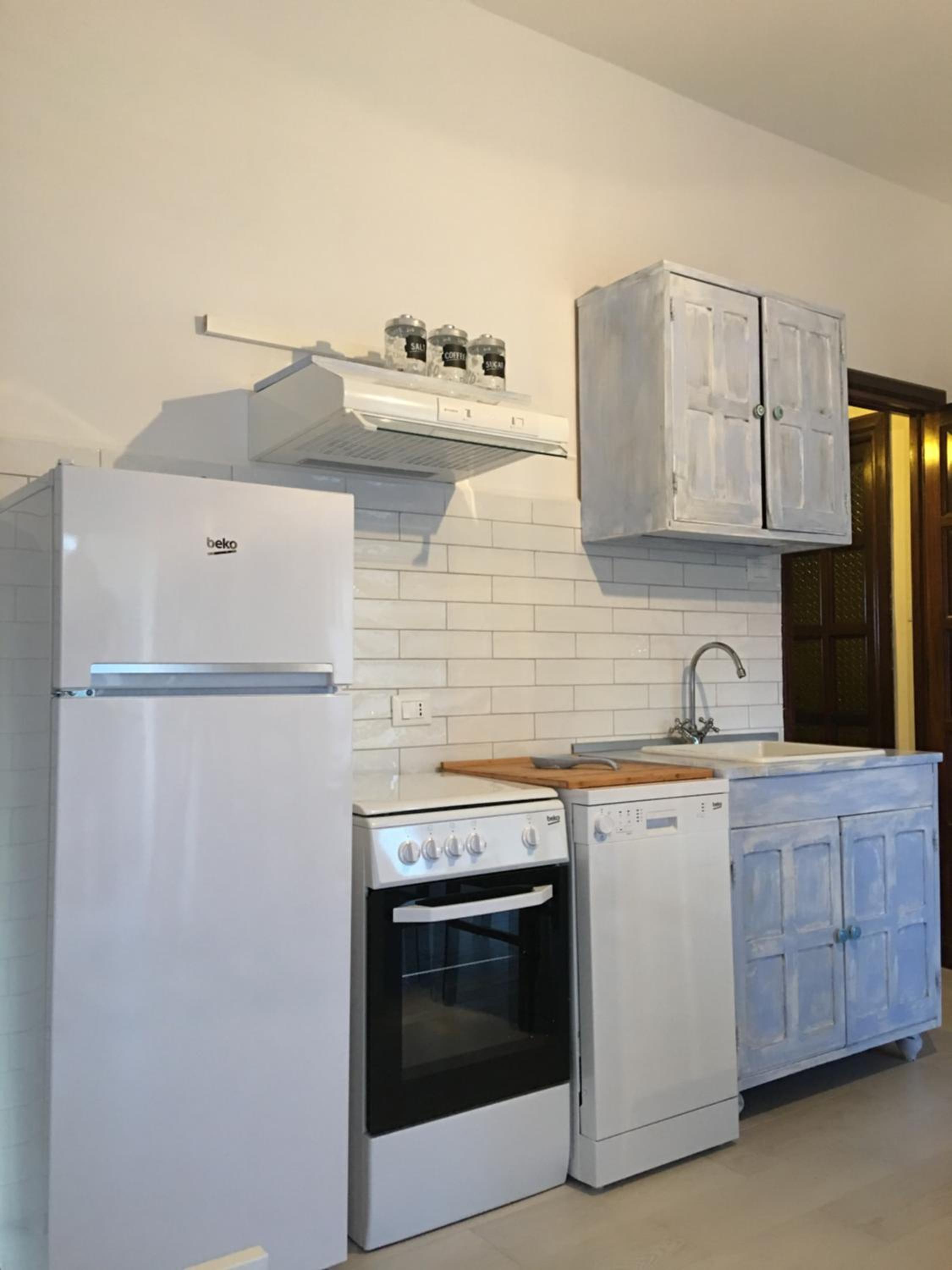 Apartment with Balcony - Photo 7