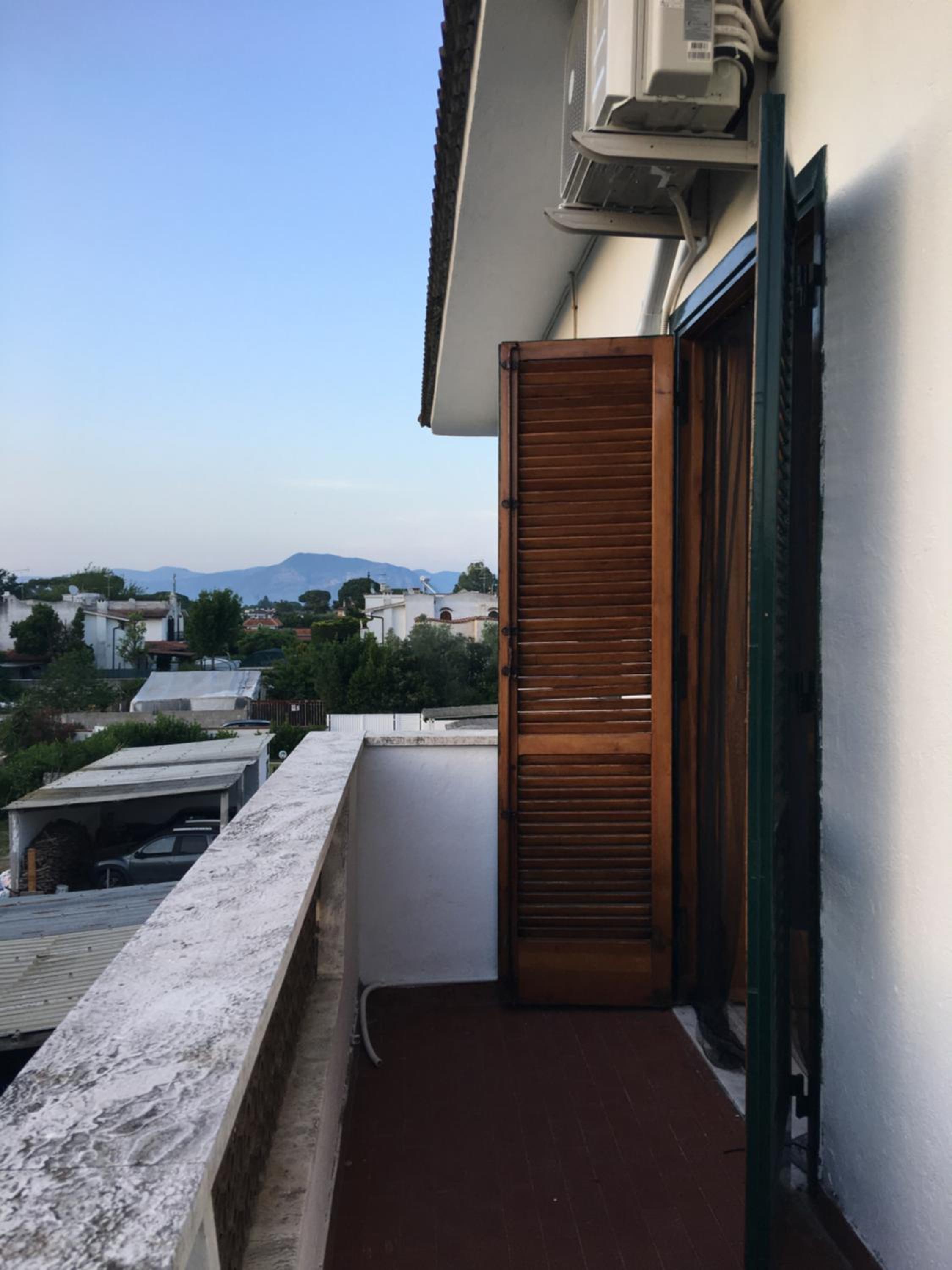 Apartment with Balcony - Photo 6